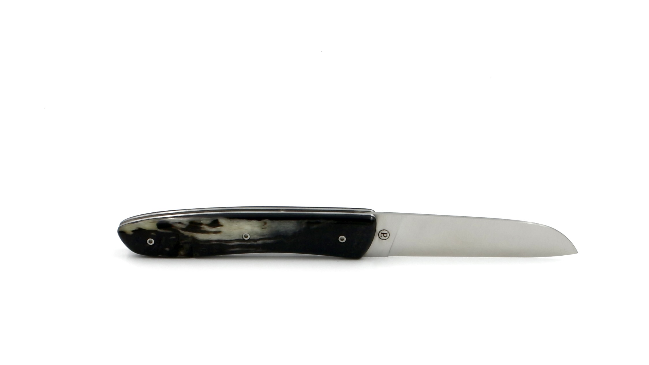 660904F2-3991-4B46-A184-1D0C4FF14929_1_201_a PERCEVAL L08 Widderhorn