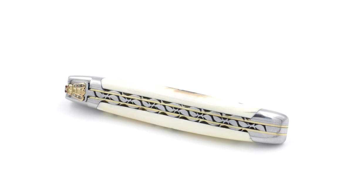 C524236F-C0DE-47A6-8482-90666CD0482D_1_105_c Honoré Durand Laguiole knife unique piece wild damascus,mammoth tusk 12 cm