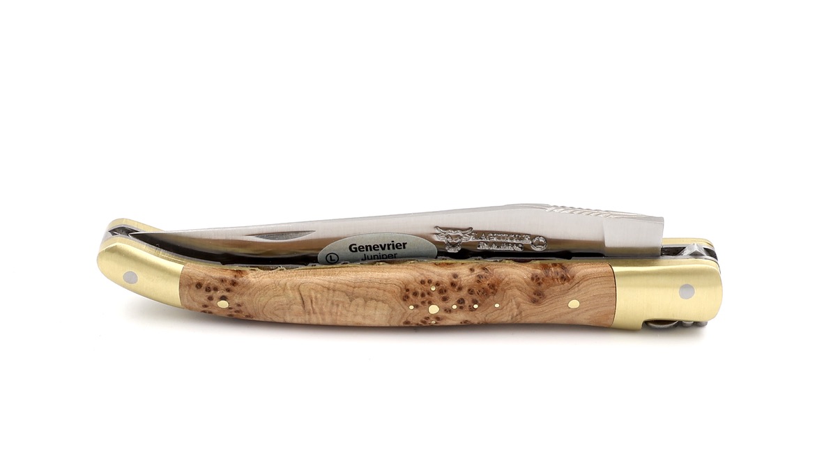 Laguiole en Aubrac doubleplate knife Juniper brass plates 12 cm