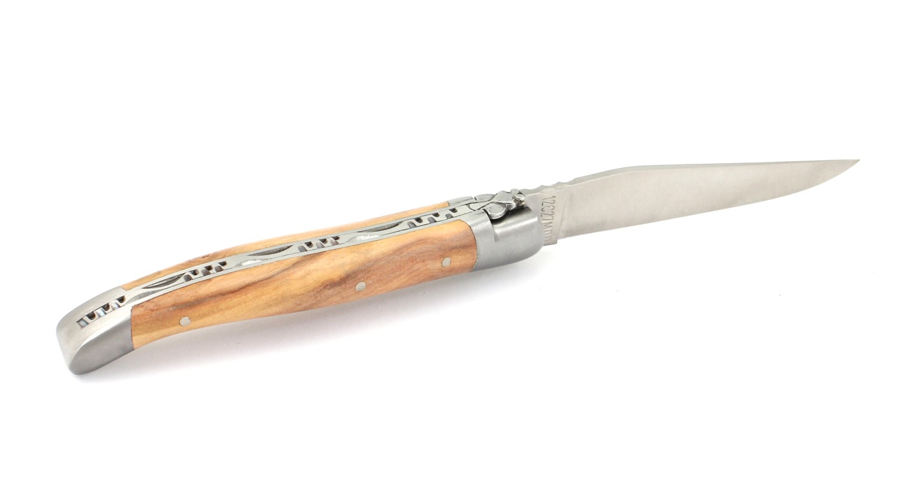 Laguiole en Aubrac knife olive wood 10 cm