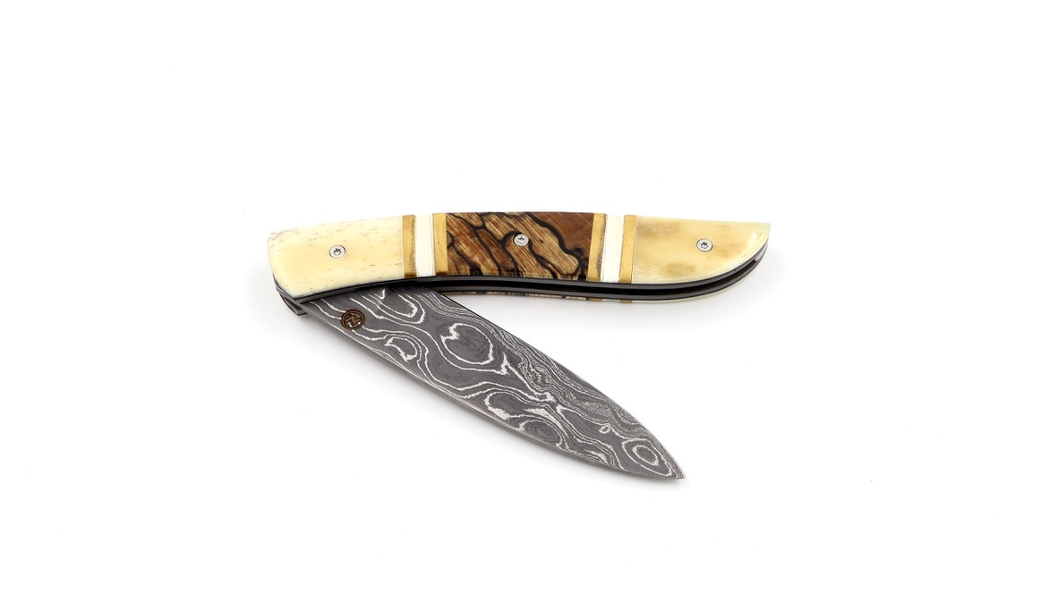 Atelier NÉVÉ Tim Bernard Nordique damascus blade, hammered plates