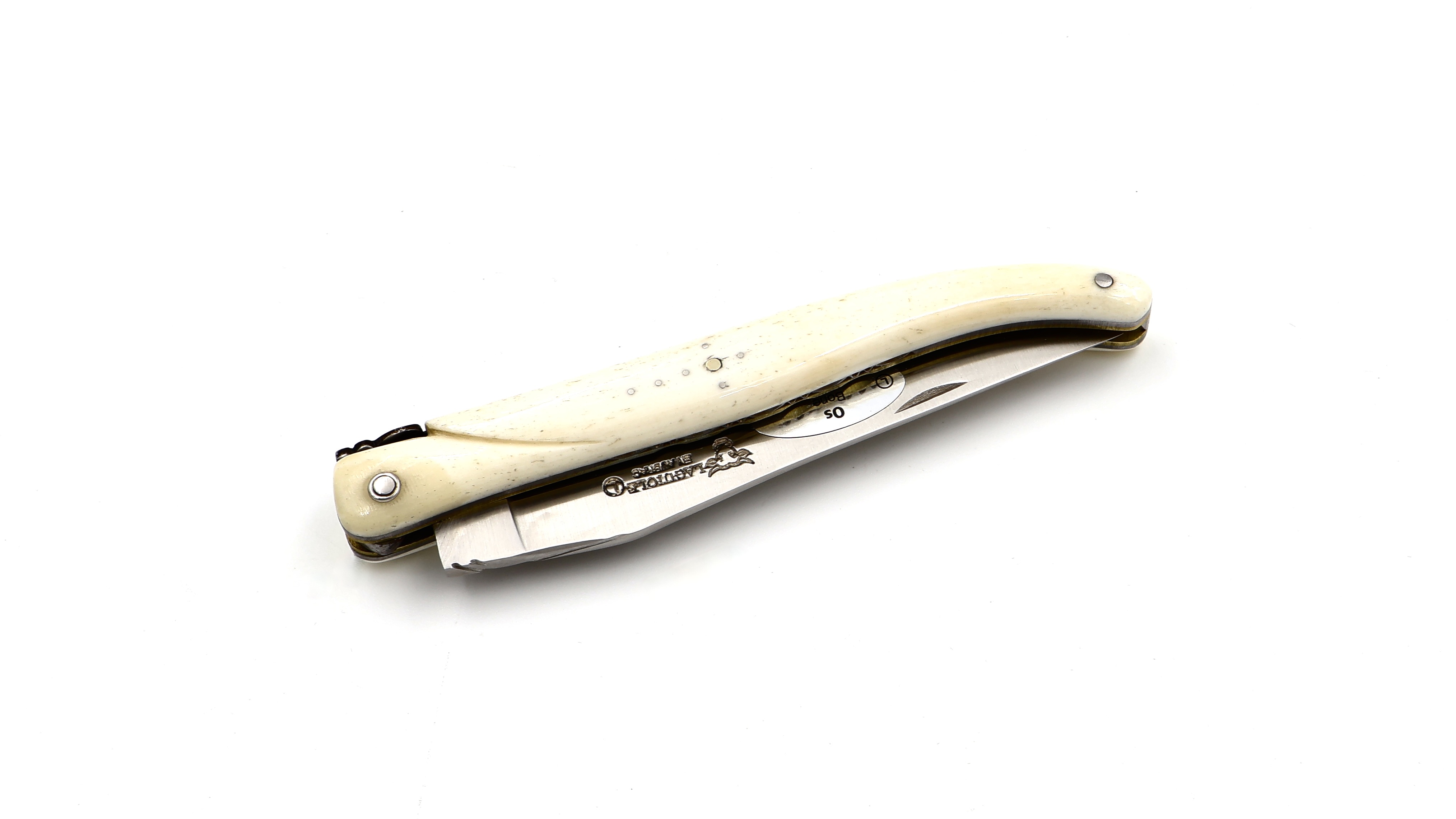 Laguiole en Aubrac double plates knife full handle with brass plates cow bone 12 cm