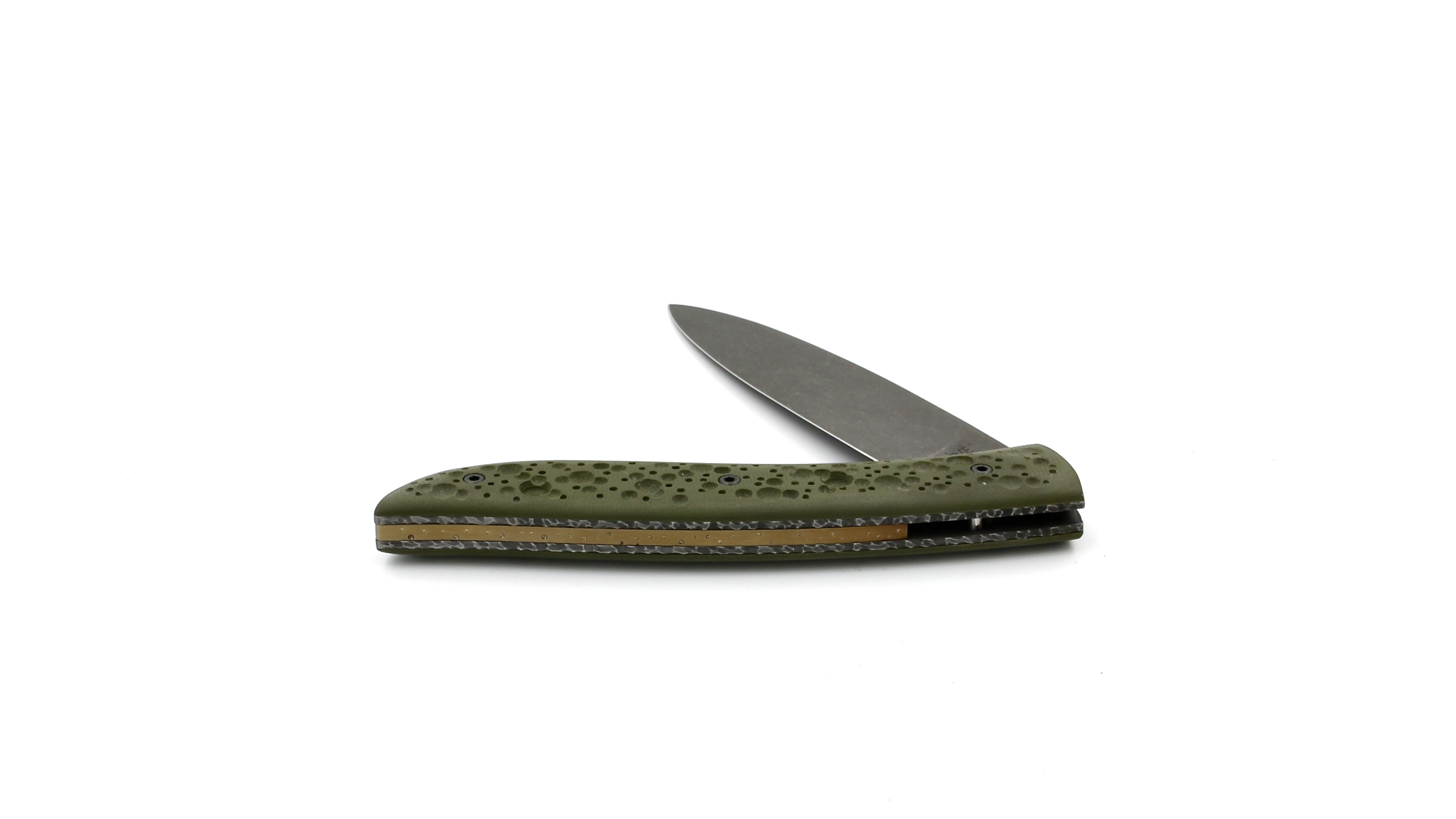 Tim Bernard NÉVÉ G10 olive texturiert