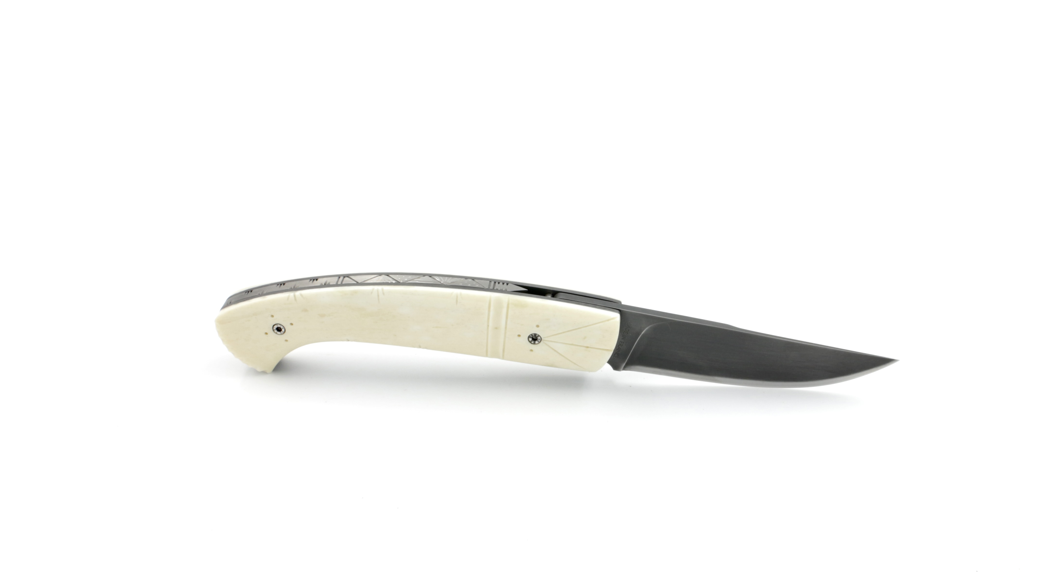 CED7A015-1875-487F-82CA-A0D51DA9201F_1_201_a MANU LAPLACE 1515 INUIT Rentierknochen