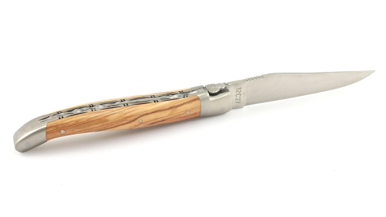 Laguiole en Aubrac doubleplate knife Olive wood 12 cm