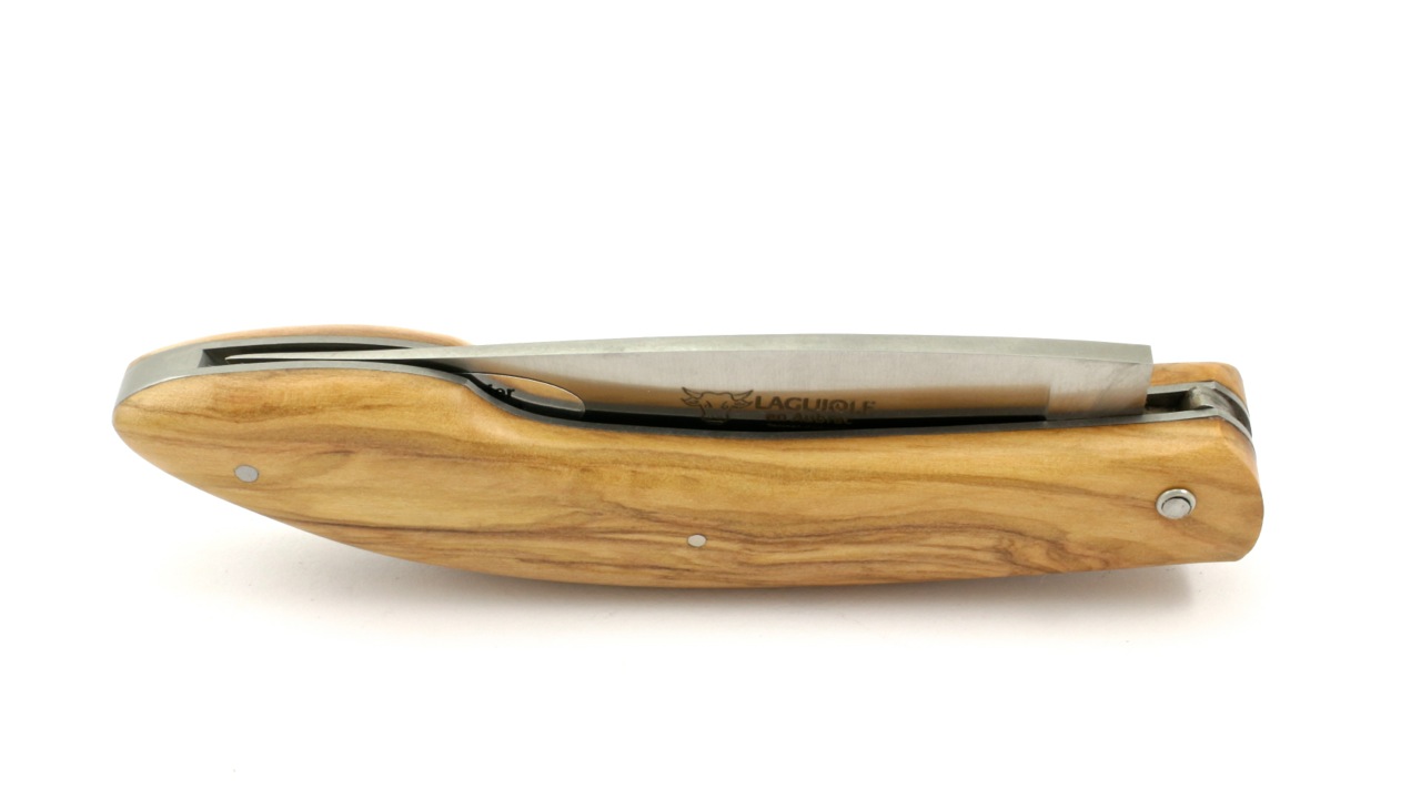 Capucin-13-olive-2 Laguiole en Aubrac Capucin Olive 13 cm inklusive Gürtel Etui