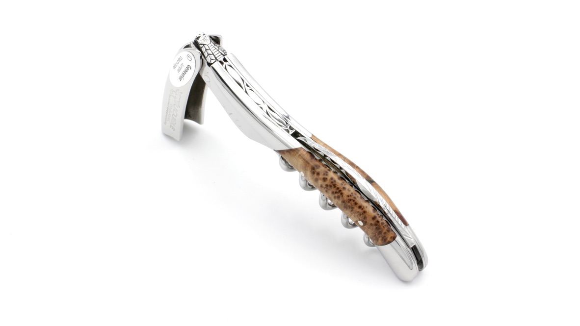 C92CBDE7-1356-4C4A-A8C2-ED1C86BA7233_1_105_c Laguiole en Aubrac Laguiole Sommelier knife juniper with guillochage, special bee