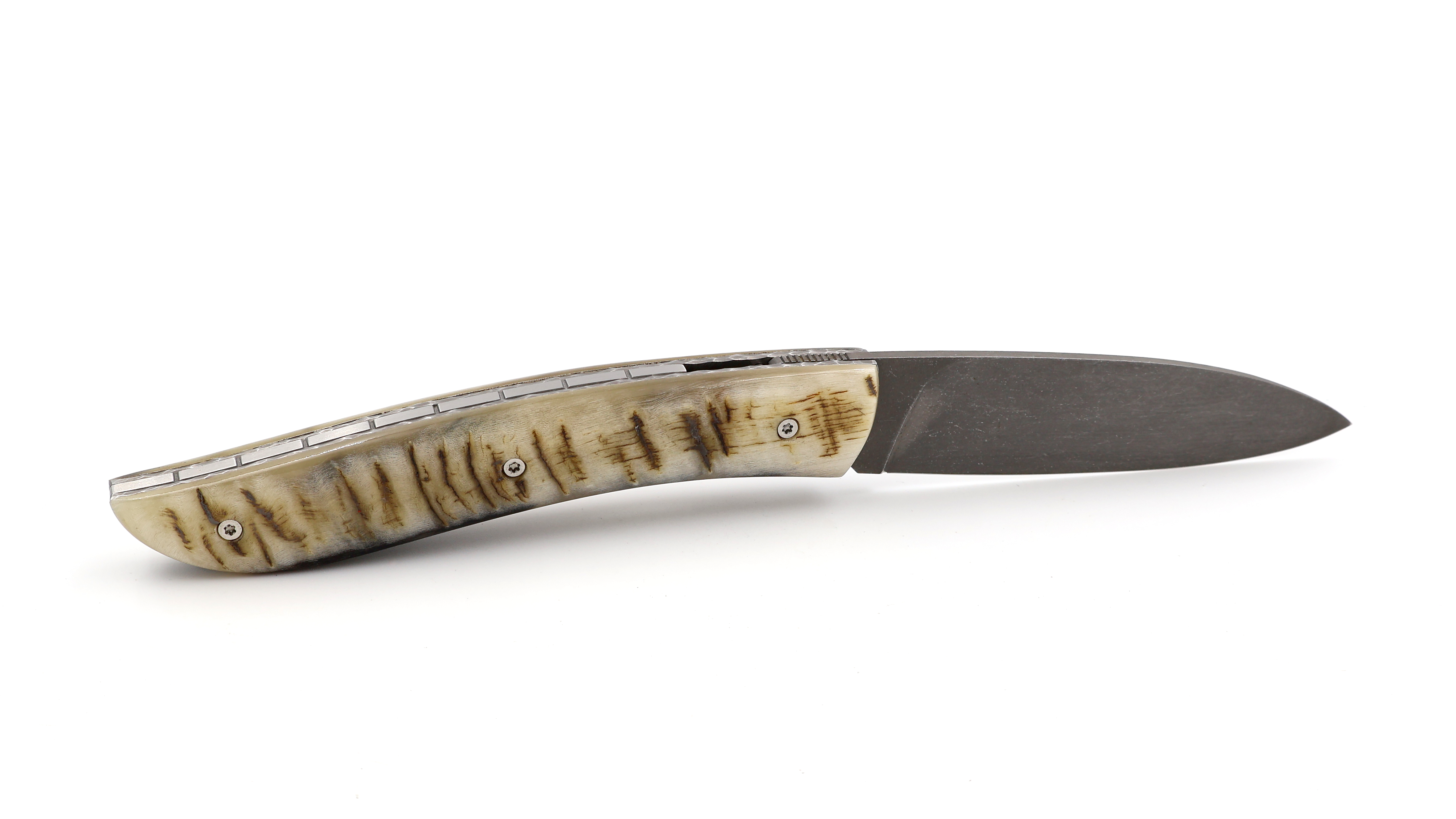 Atelier NÉVÉ Tim Bernard ram horn crust stonewashed blade