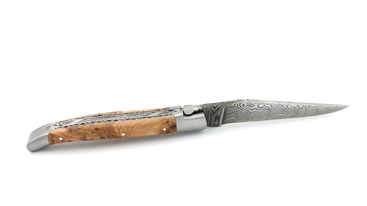 Laguiole en Aubrac double plate knife damascus Juniper 12 cm