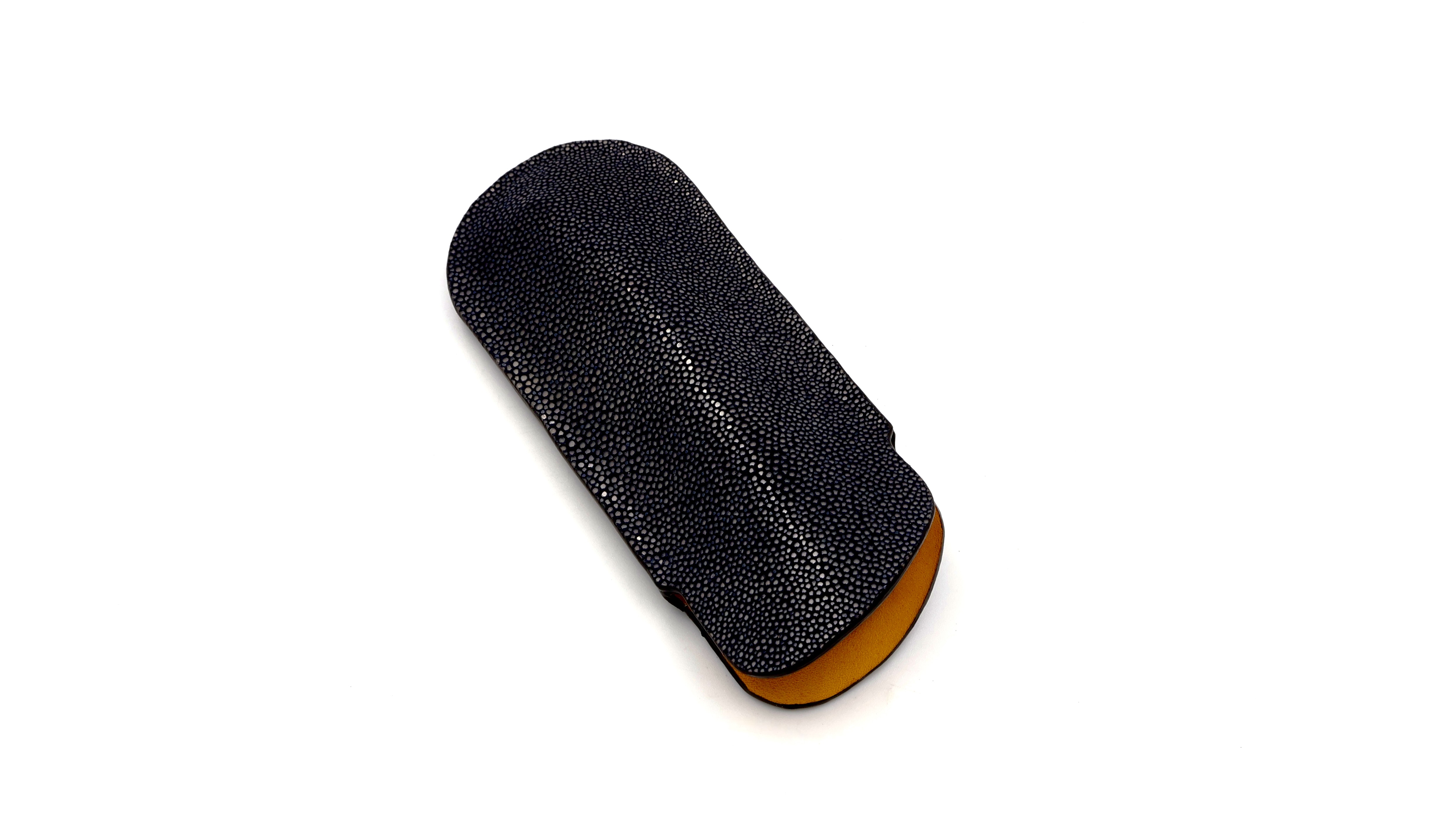Atelier N°7 Stecketui Rochenleder schwarz 14,5 cm    Atelier N°7 Stecketui Rochenleder schwarz 14,5 cm