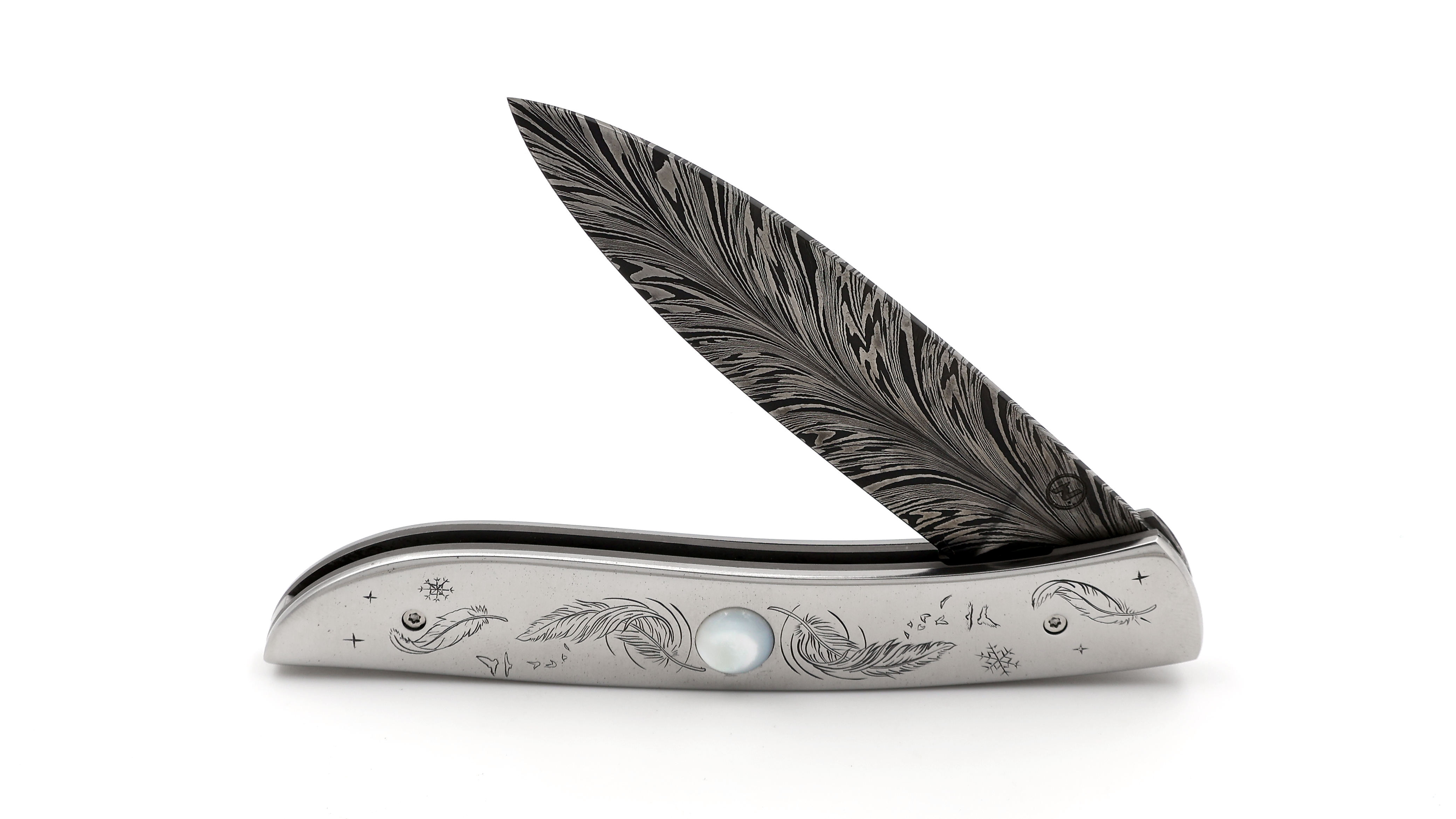 Atelier NÉVÉ Tim Bernard unique piece with feather damascus blade