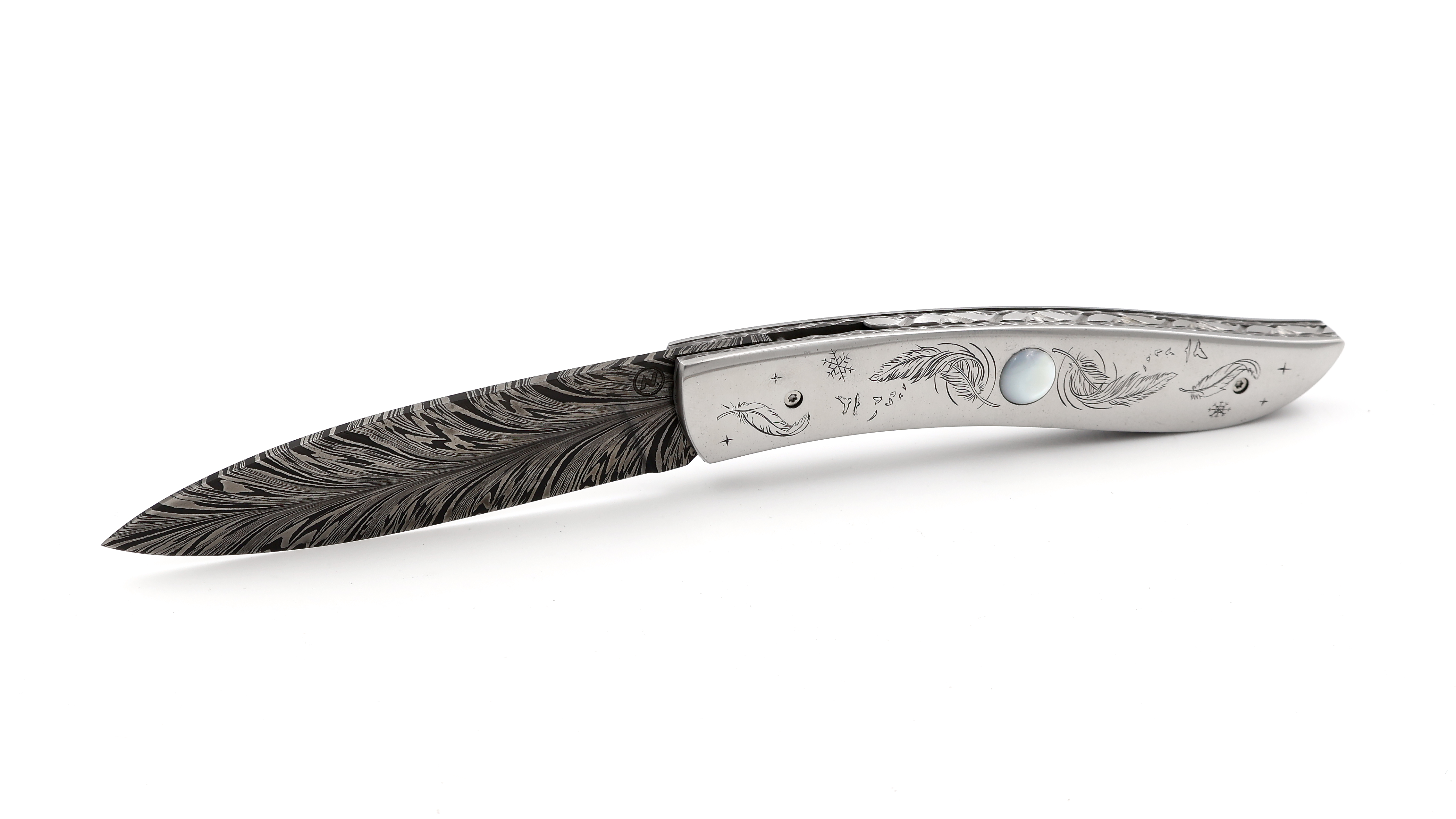 Atelier NÉVÉ Tim Bernard unique piece with feather damascus blade