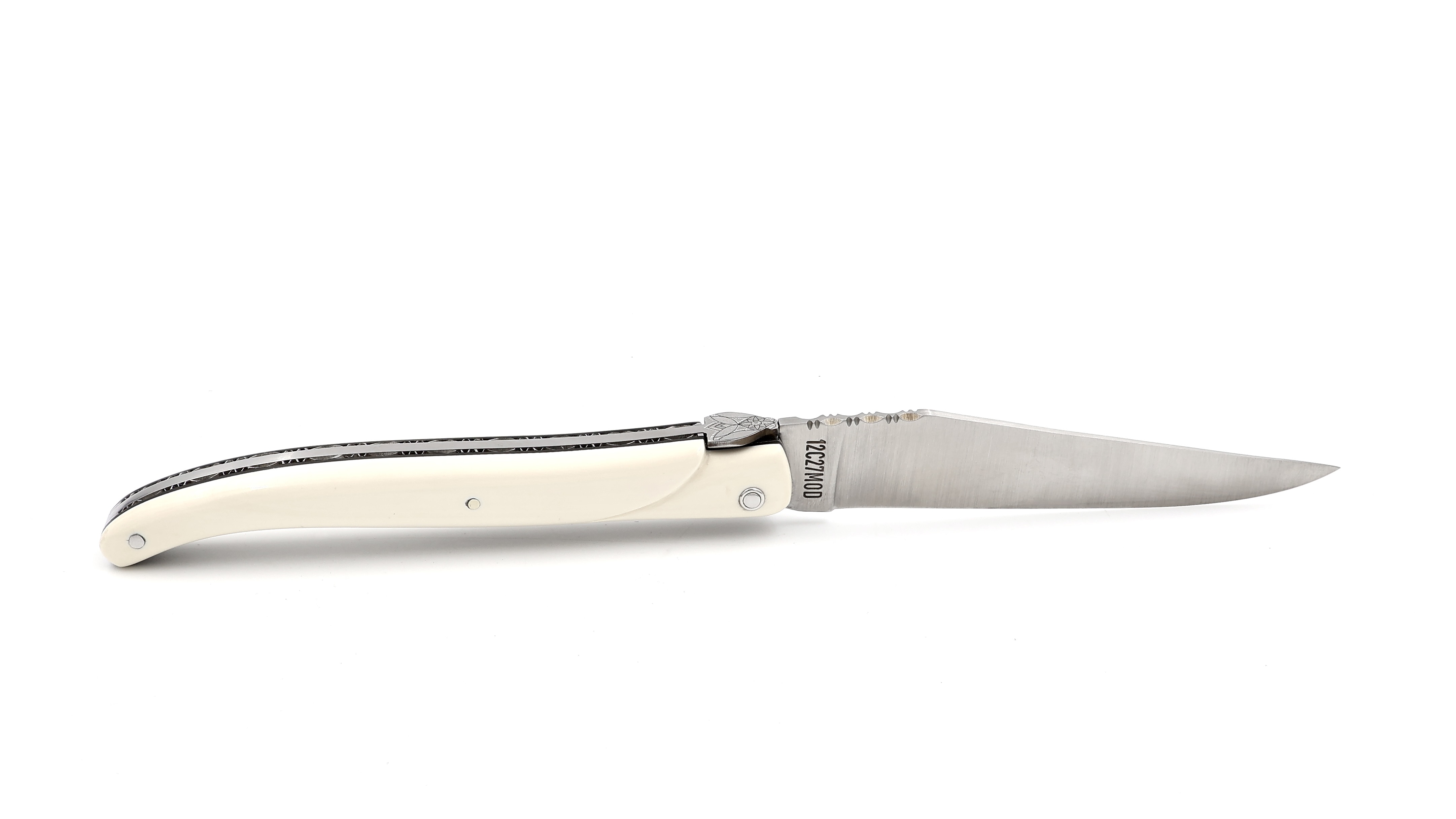 Laguiole en Aubrac mammothivory full handle Queen bee chiseled plates 12 cm