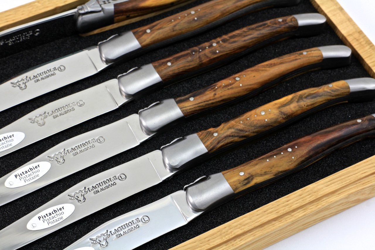 Laguiole en Aubrac steak knives pistachio wood