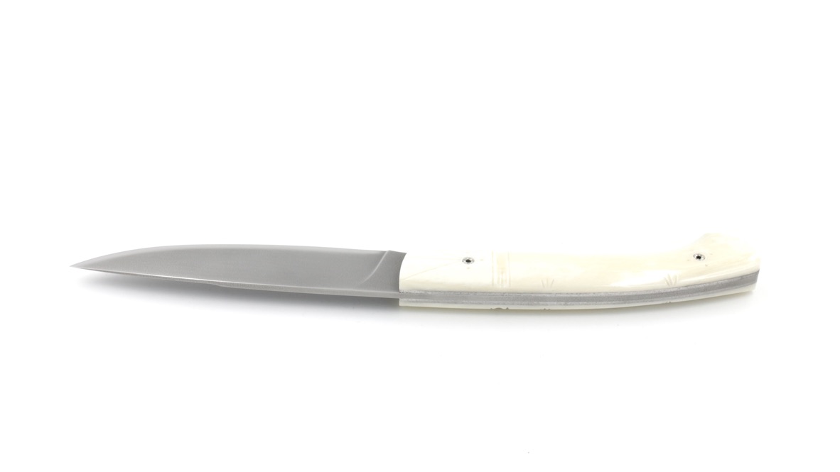 0F967306-01D8-4242-A5EA-F6199329E2D7_1_105_c Manu Laplace Tafelmesser 1515 Inuit Rentierknochen