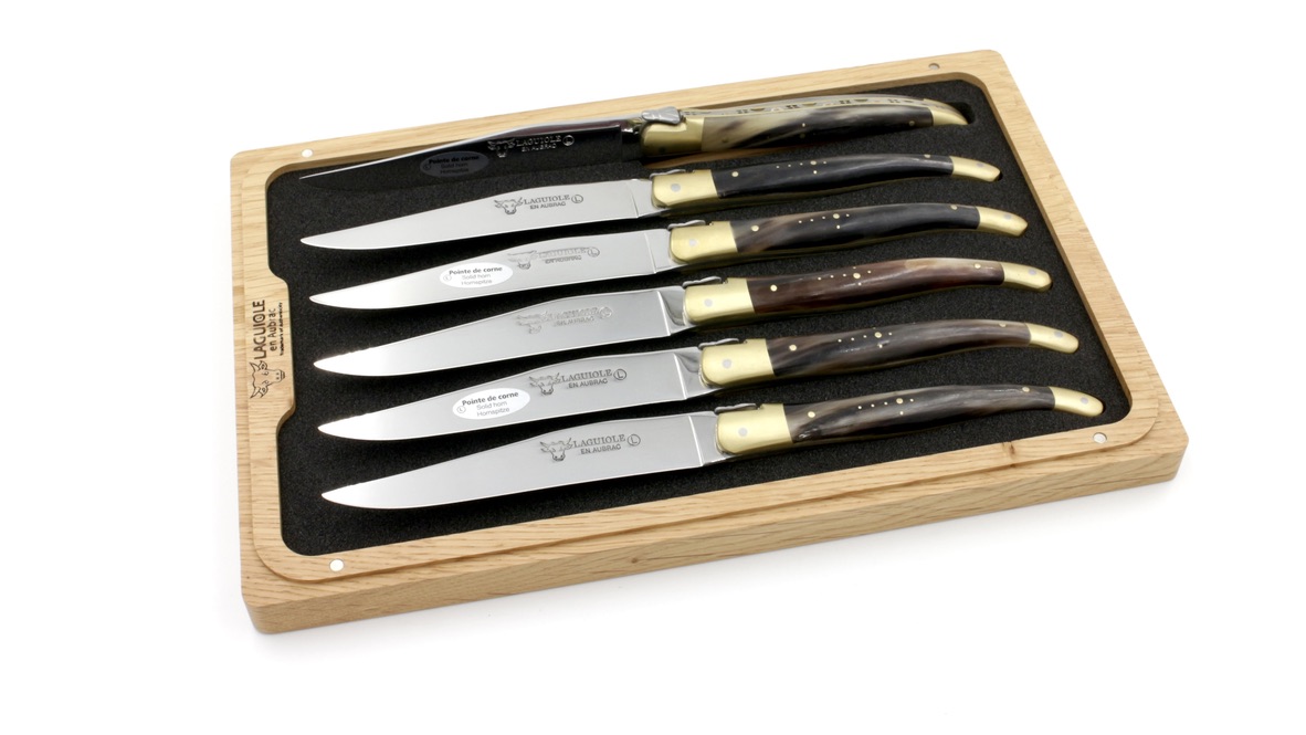 Laguiole en Aubrac steak knives set flamed horn tip brass