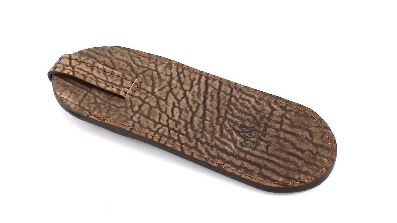 Patte-HAi-2 MAX CAPDEBARTHES Stecketui POCHE PATTE Haifischleder 12 cm
