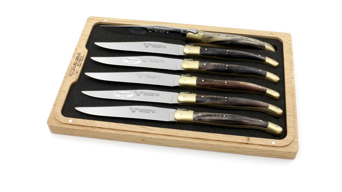 Laguiole en Aubrac steak knives set flamed horn tip brass