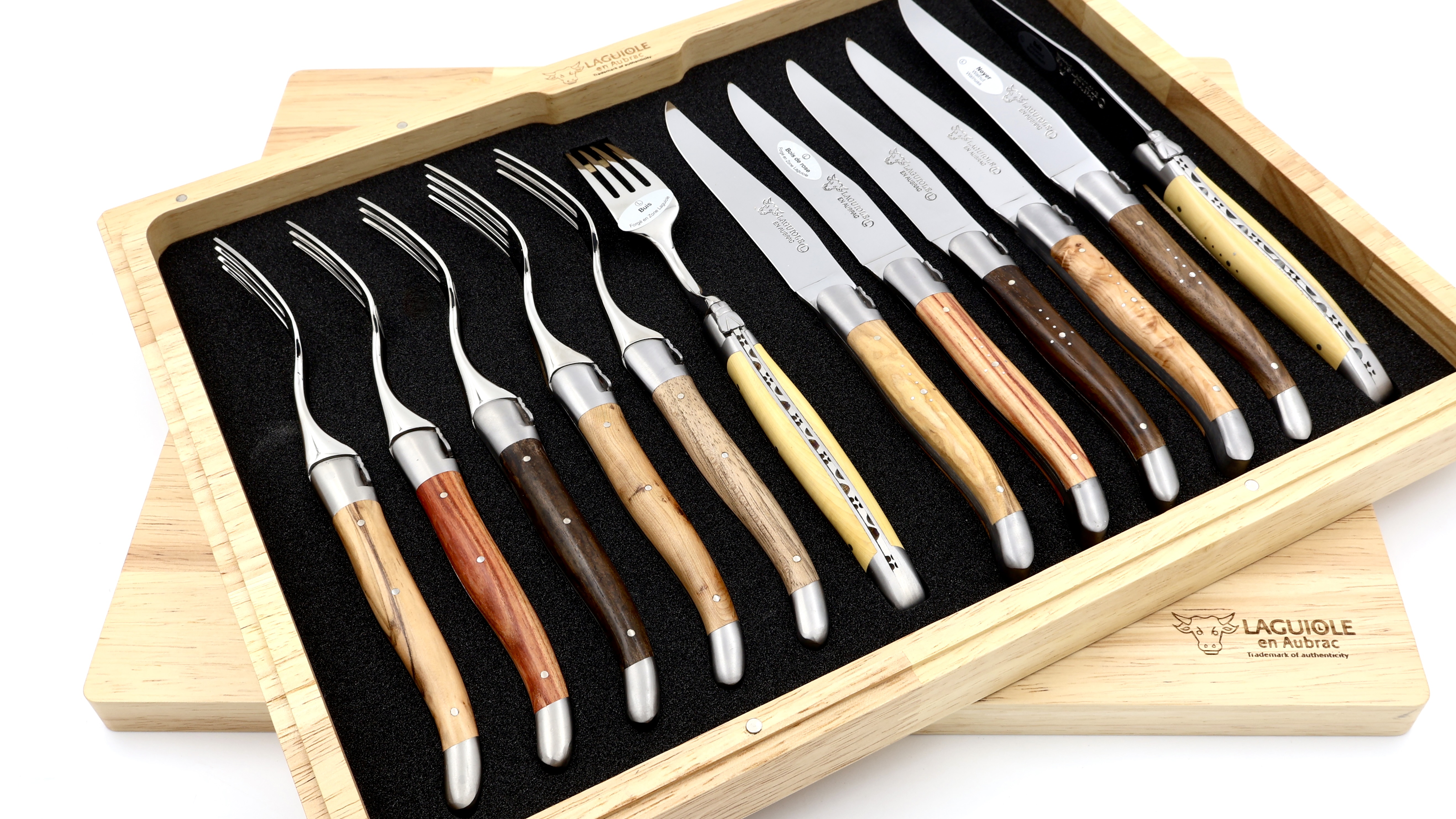 Laguiole en Aubrac Laguiole cutlery Set of 12 Olivewood