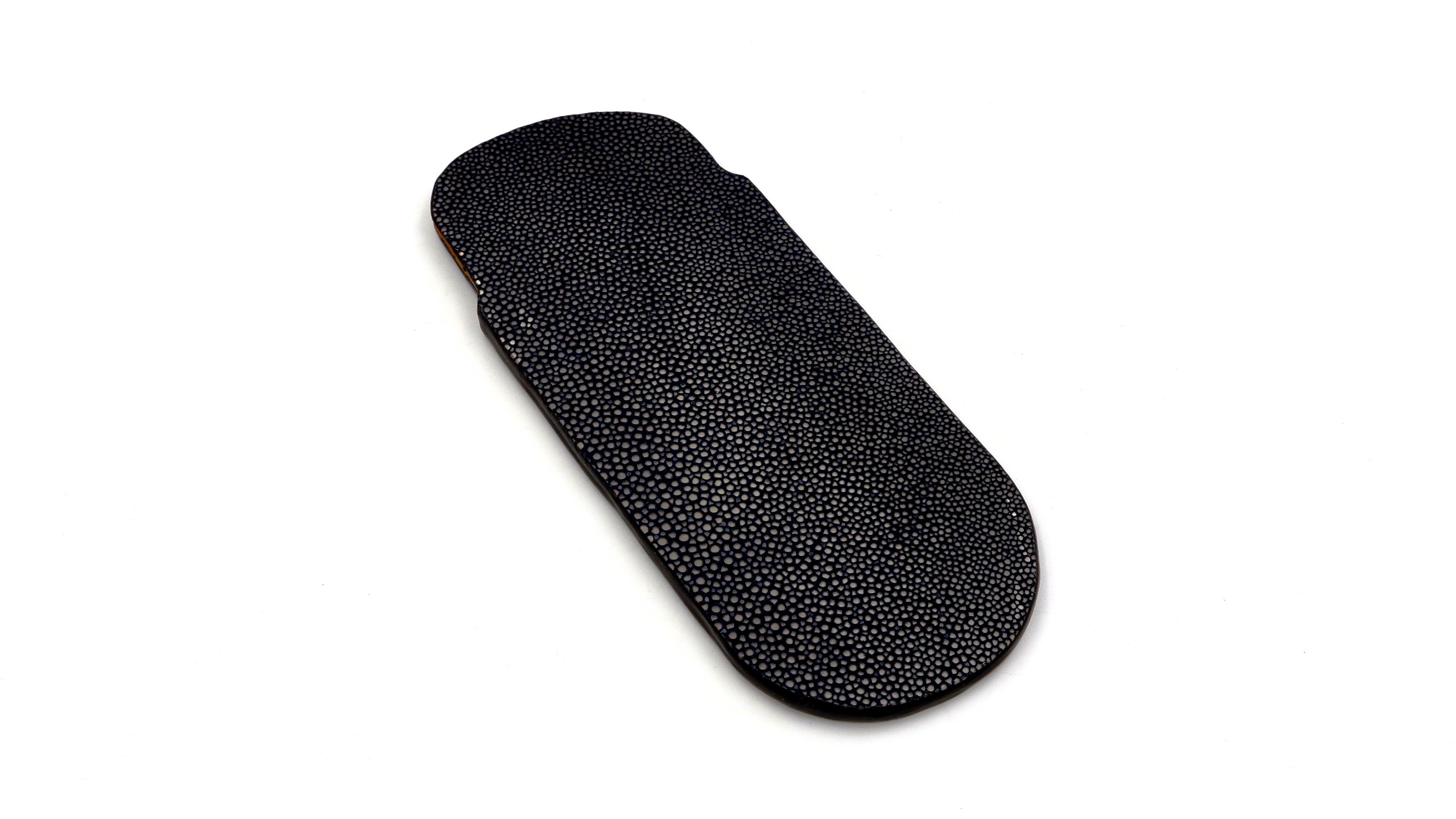 Atelier N°7 Stecketui Rochenleder schwarz 14,5 cm    Atelier N°7 Stecketui Rochenleder schwarz 14,5 cm