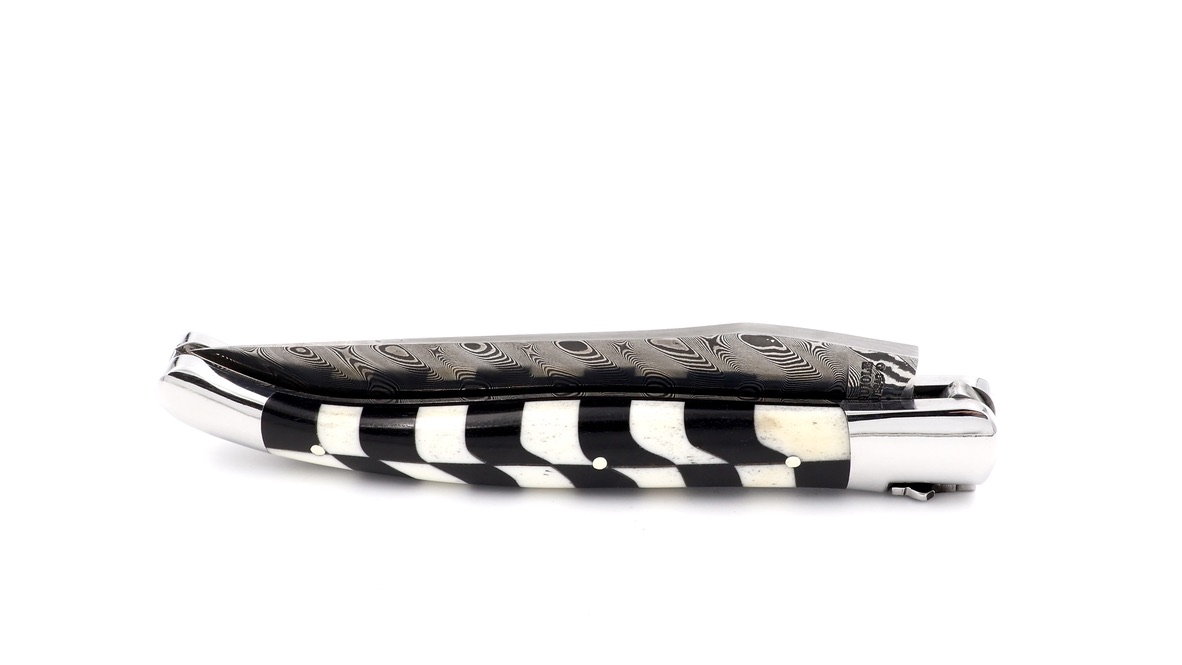 Laguiole en Aubrac Freimaurer Knochen/Ebenholz Marqueterie DSC® Carbondamast 12 cm Laguiole en Aubrac Freimaurer Knochen/Ebenholz Marqueterie DSC® Carbondamast 12 cm