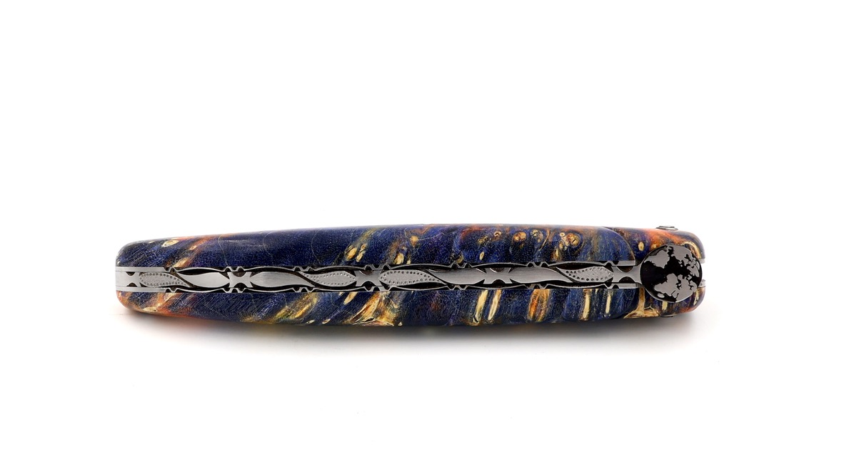 Laguiole en Aubrac Laguiole elder burl with EARTH bee DSC® Carbon damascus 12 cm