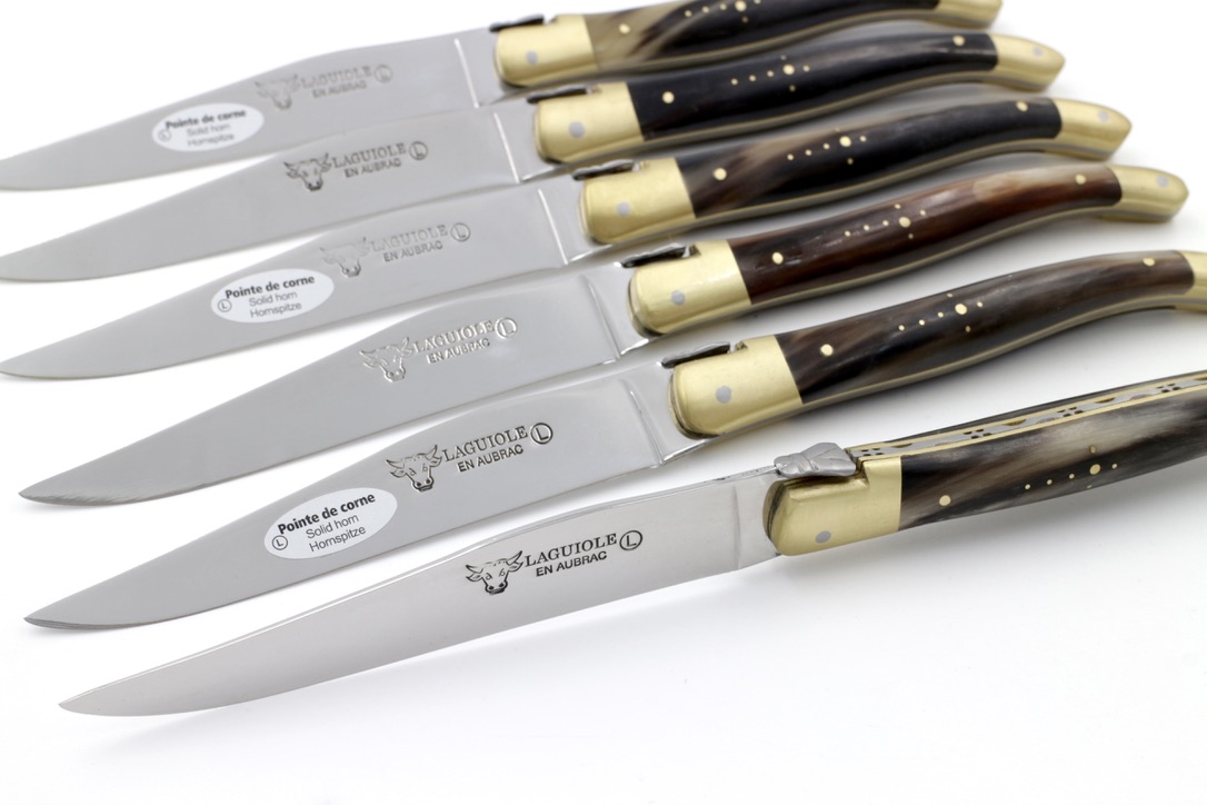 Laguiole en Aubrac steak knives set flamed horn tip brass