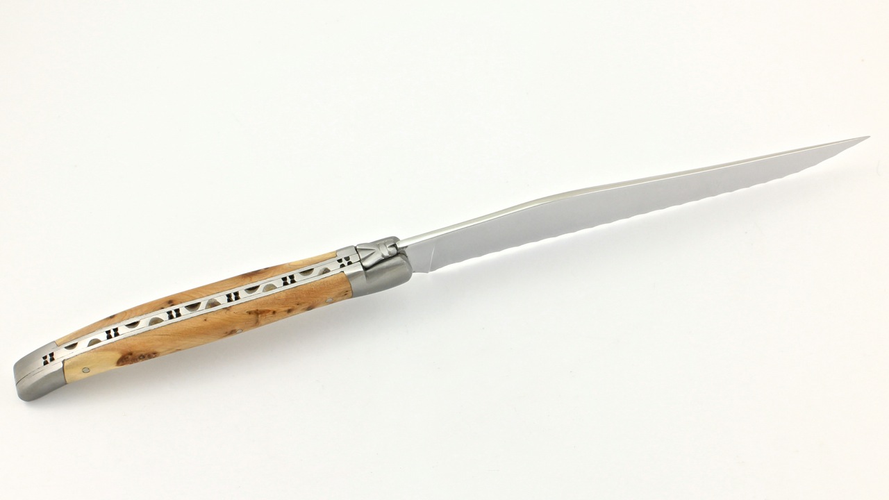 Laguiole en Aubrac Bread knife Laguiole shape Juniper shiny 18 cm