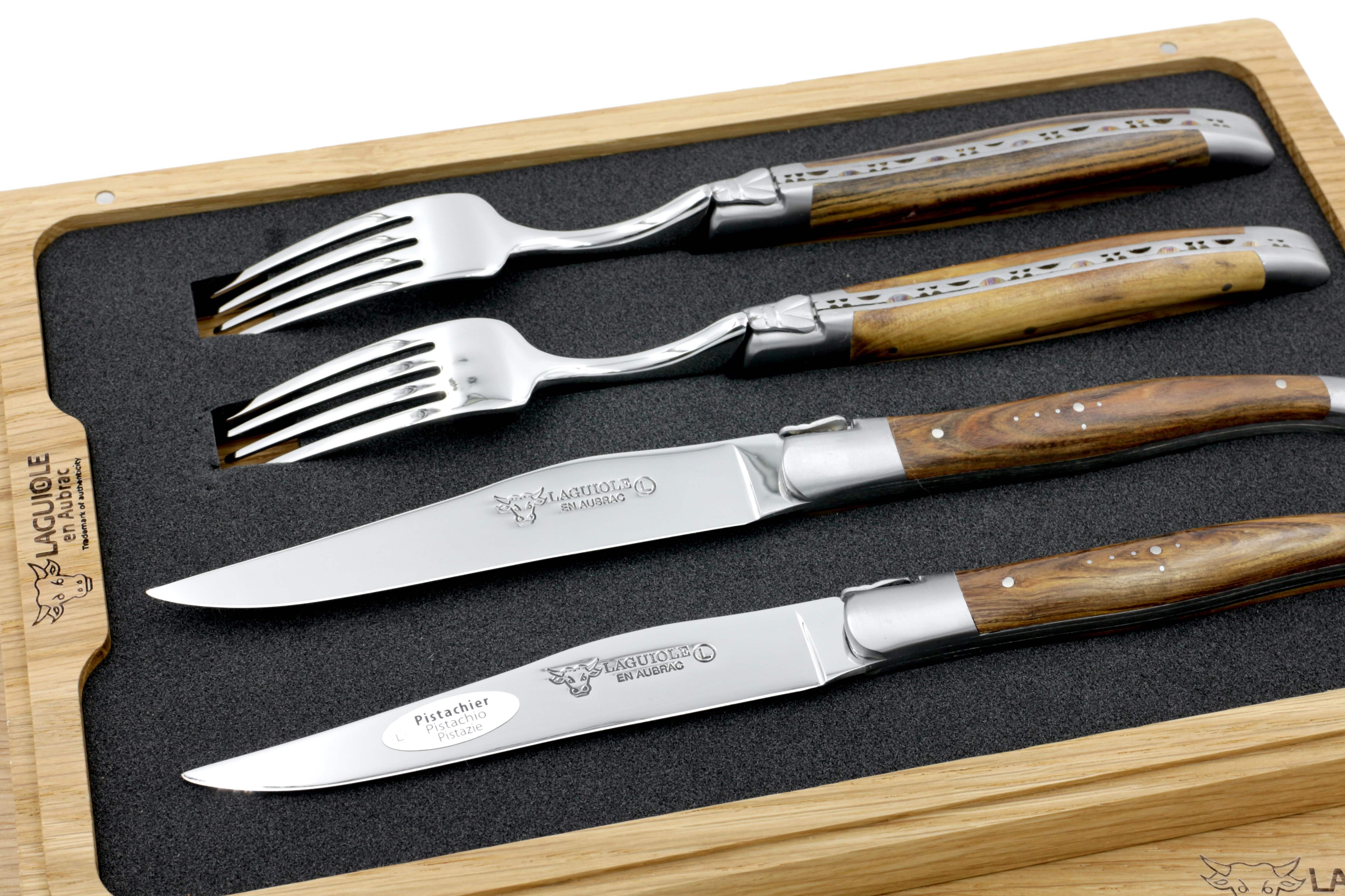 Laguiole en Aubrac Laguiole cutlery pistachio 2 knives and 2 forks