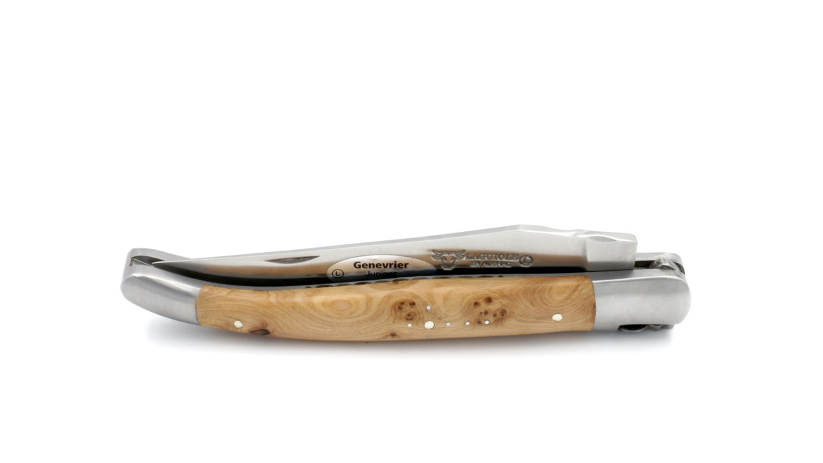 Laguiole en Aubrac Juniper chiseled plates 12 cm
