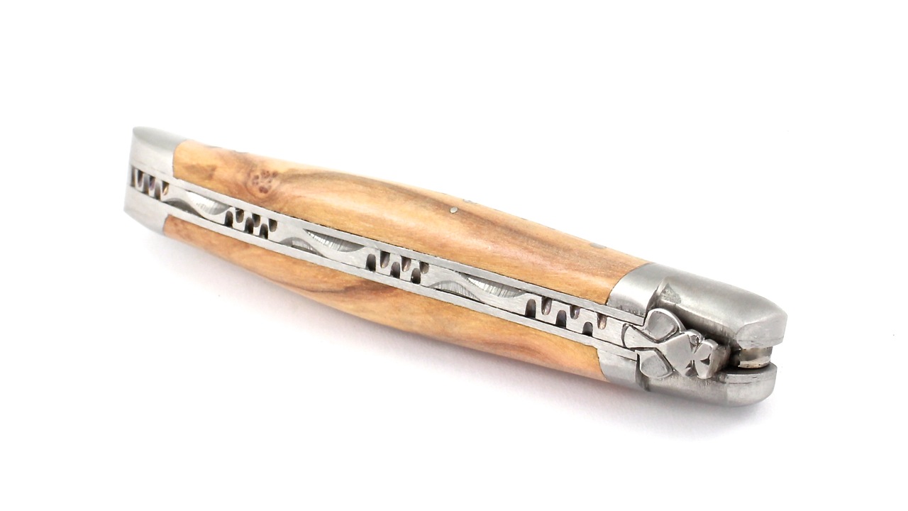 Olive-10-cm-2 Laguiole en Aubrac Olivenholz 10 cm