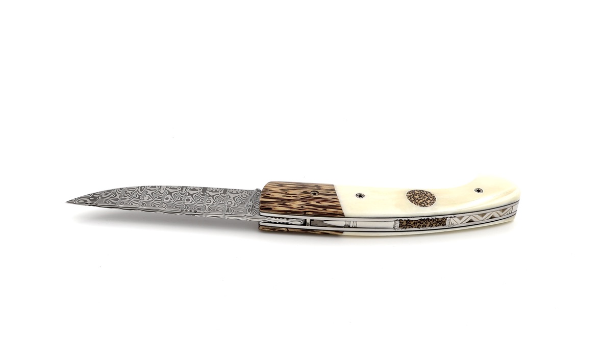 MANU LAPLACE 1515 ZULU palmwood and buffalo bone damascus