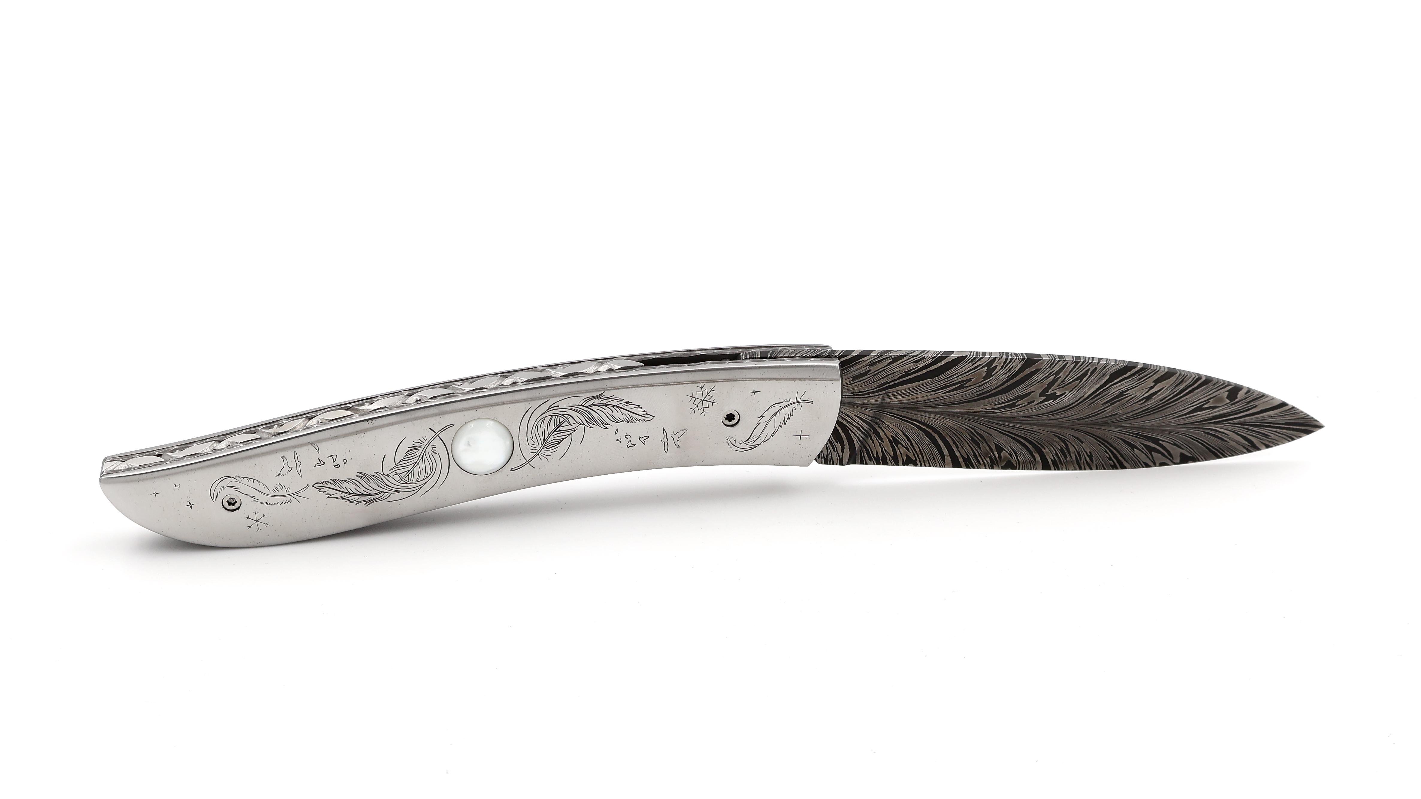 Atelier NÉVÉ Tim Bernard unique piece with feather damascus blade