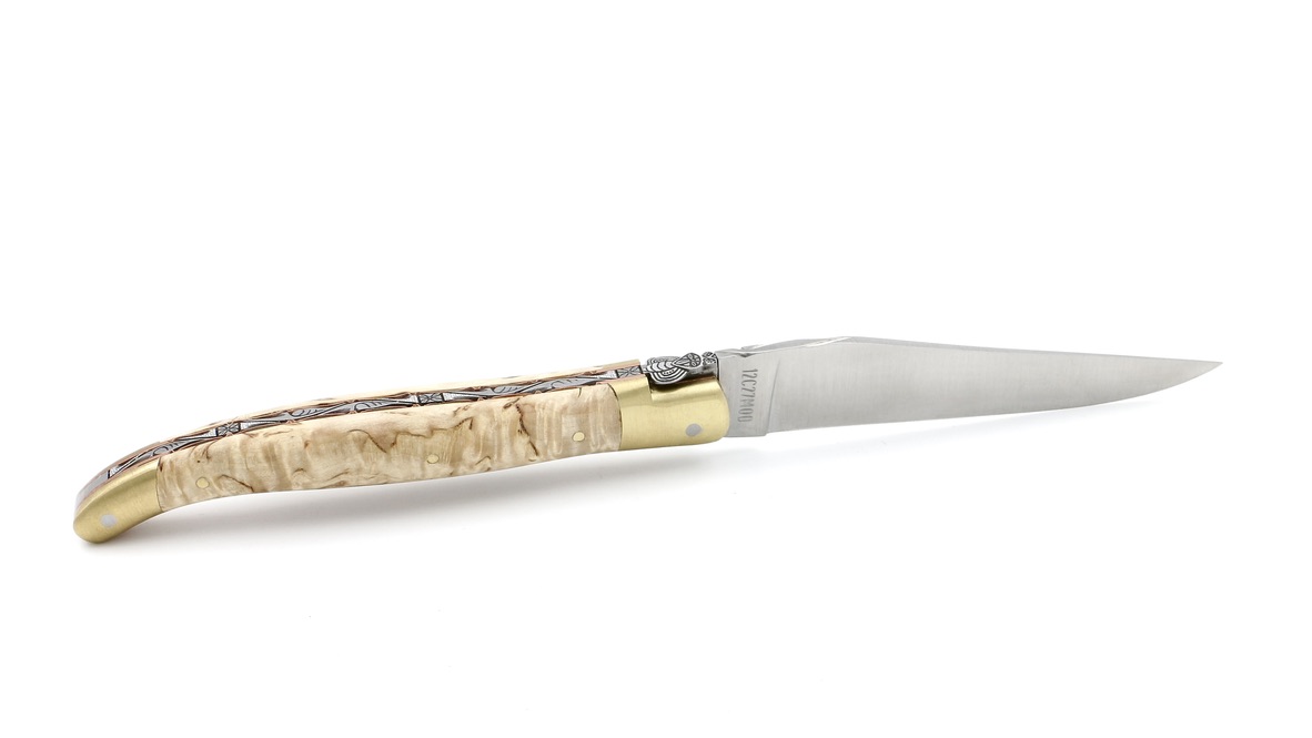 Laguiole en Aubrac knife BIJOU birchwood with chiseled plates 12 cm