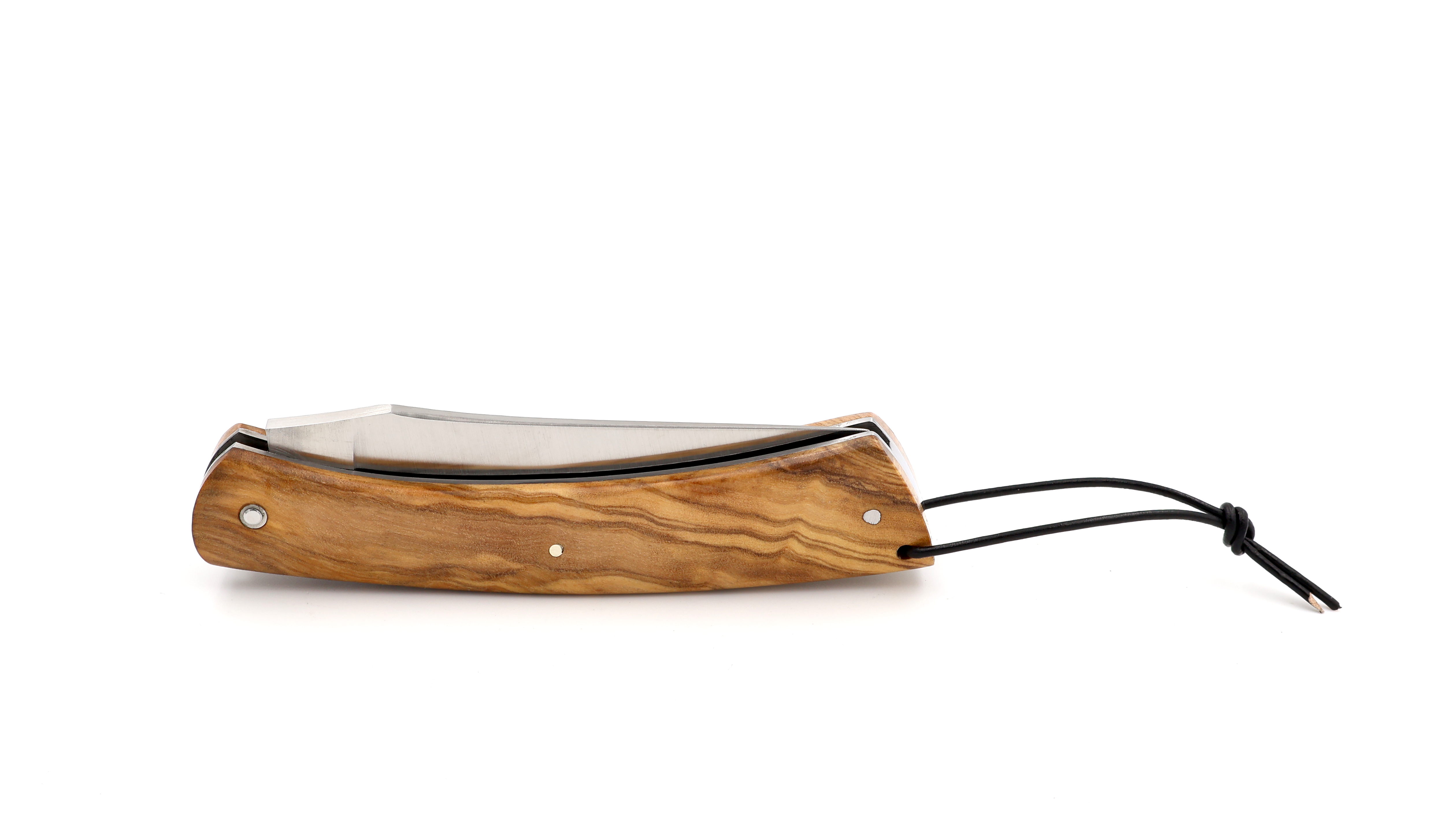 Laguiole en Aubrac Le CAMEMBERT guillochiert Olive