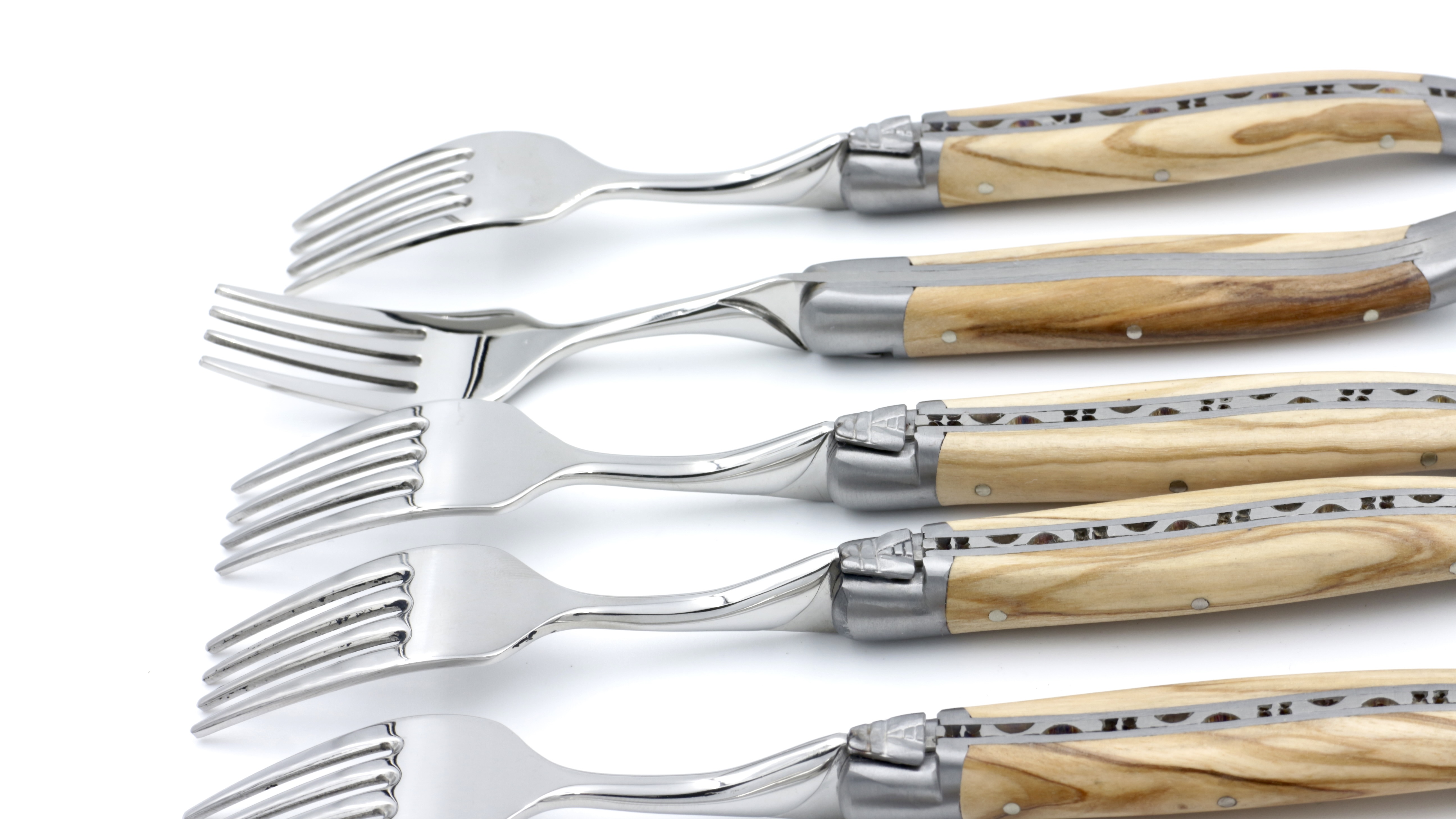 0D7288CF-C680-4A8F-9B00-F39FD9169FF3_1_201_a Laguiole en Aubrac Olivenholz Dessertgabel Set 6-tlg.