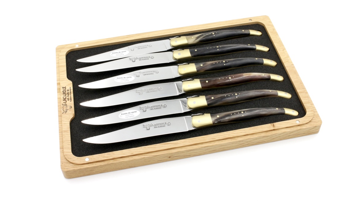 Laguiole en Aubrac steak knives set flamed horn tip brass