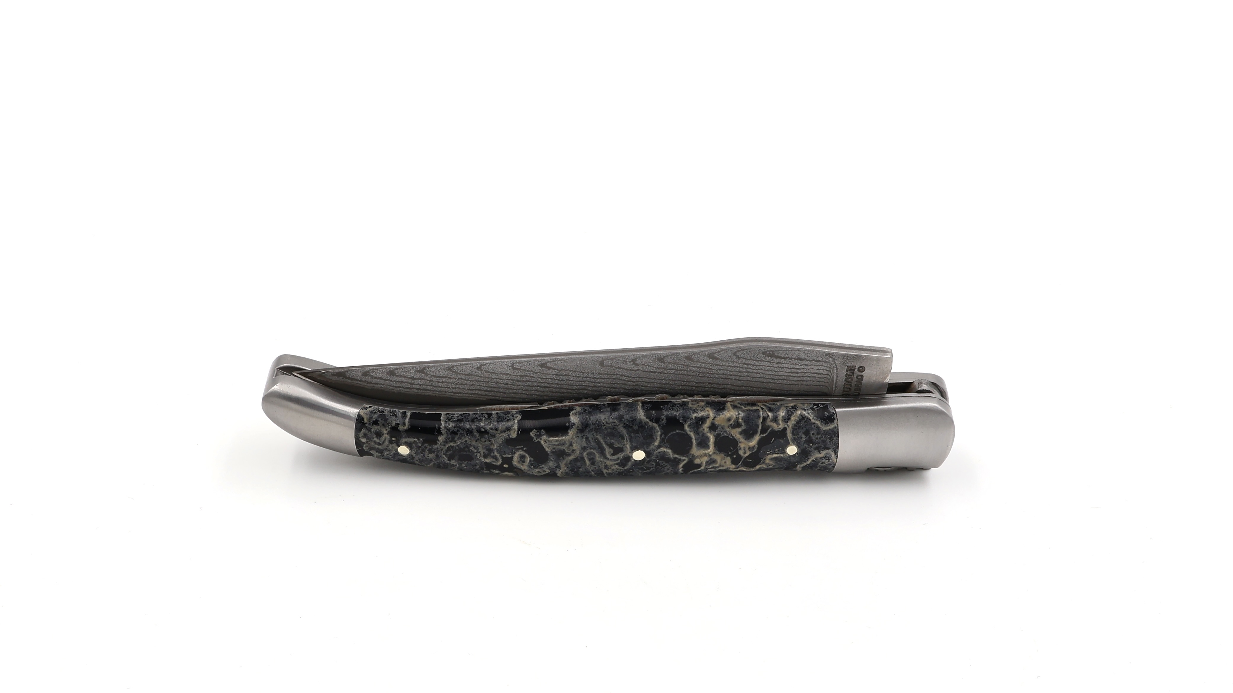 Laguiole en Aubrac jap. Damast schwarzer Lavastein Doppelplatine 12 cm   Laguiole en Aubrac jap. Damast schwarzer Lavastein Doppelplatine 12 cm