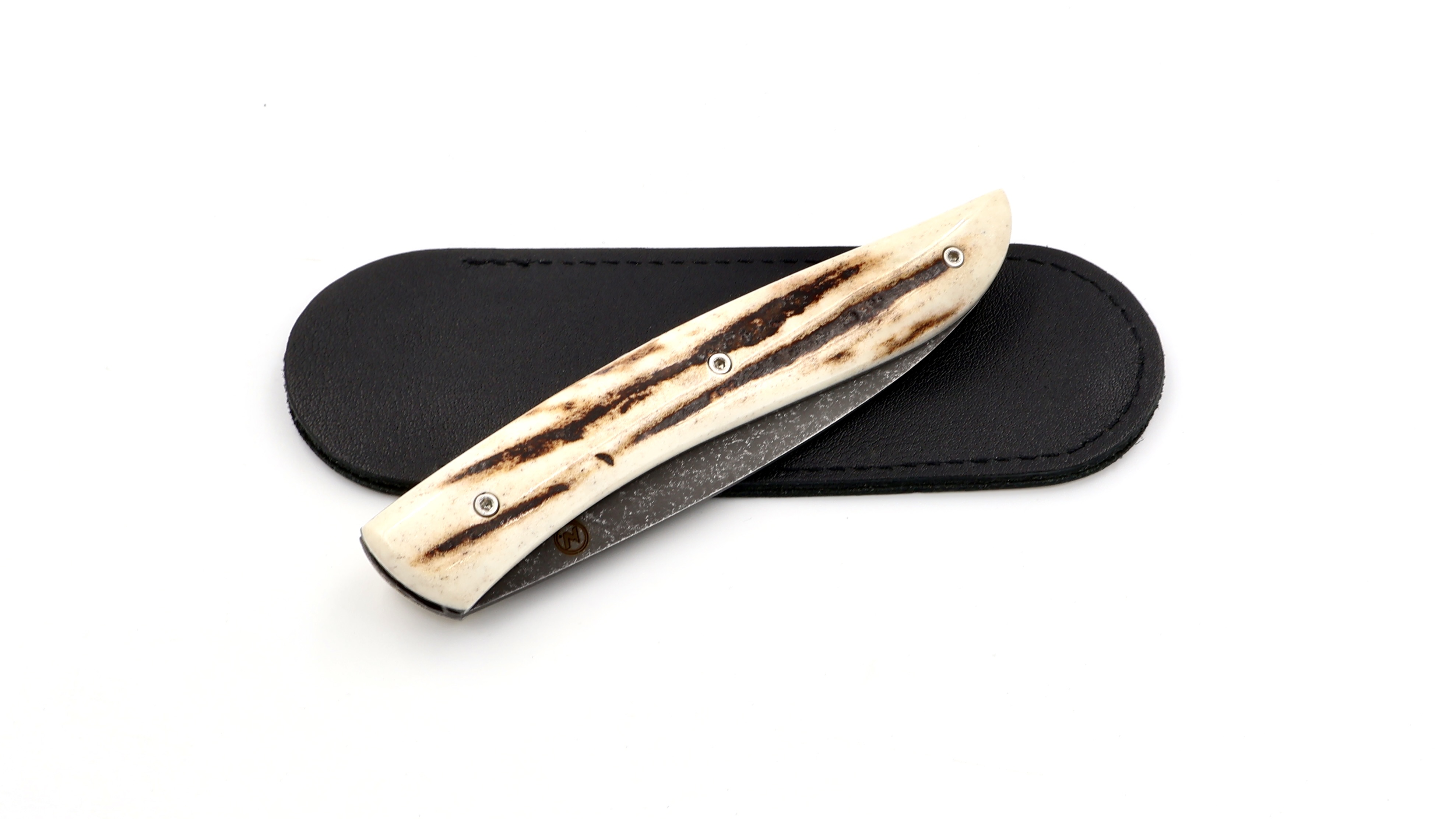 Atelier NÉVÉ Tim Bernard staghorn stonewashed blade, hammered plates
