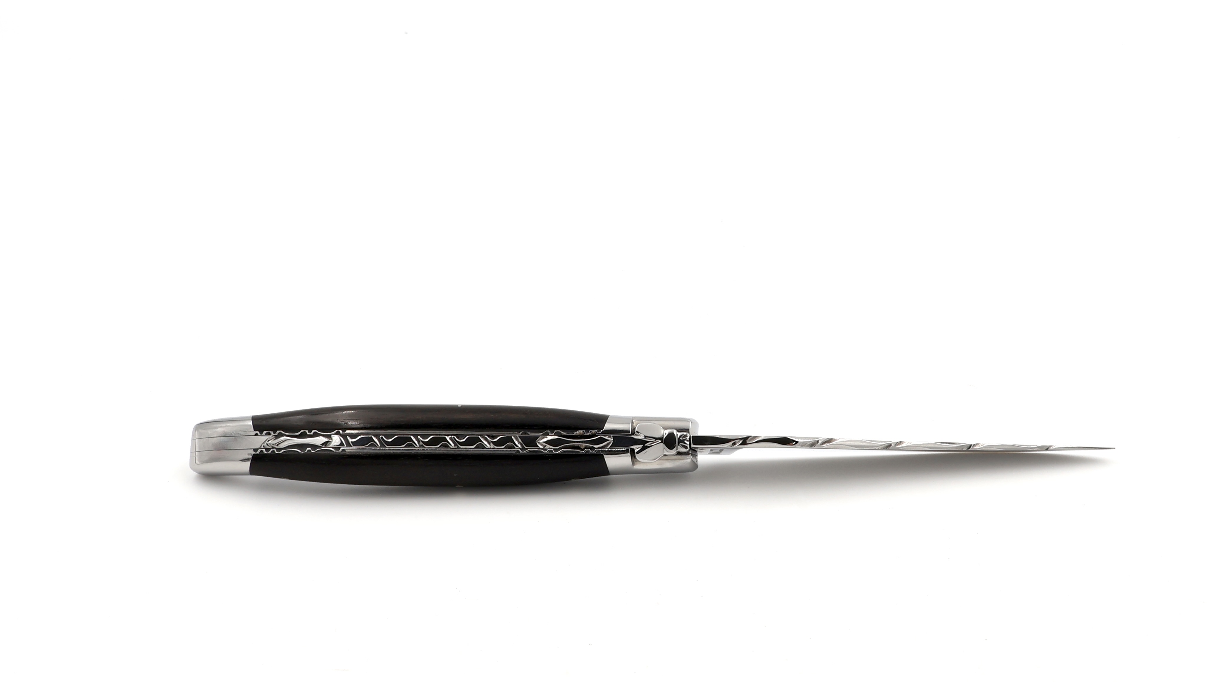 Laguiole en Aubrac Ebony completly chiseled  12 cm