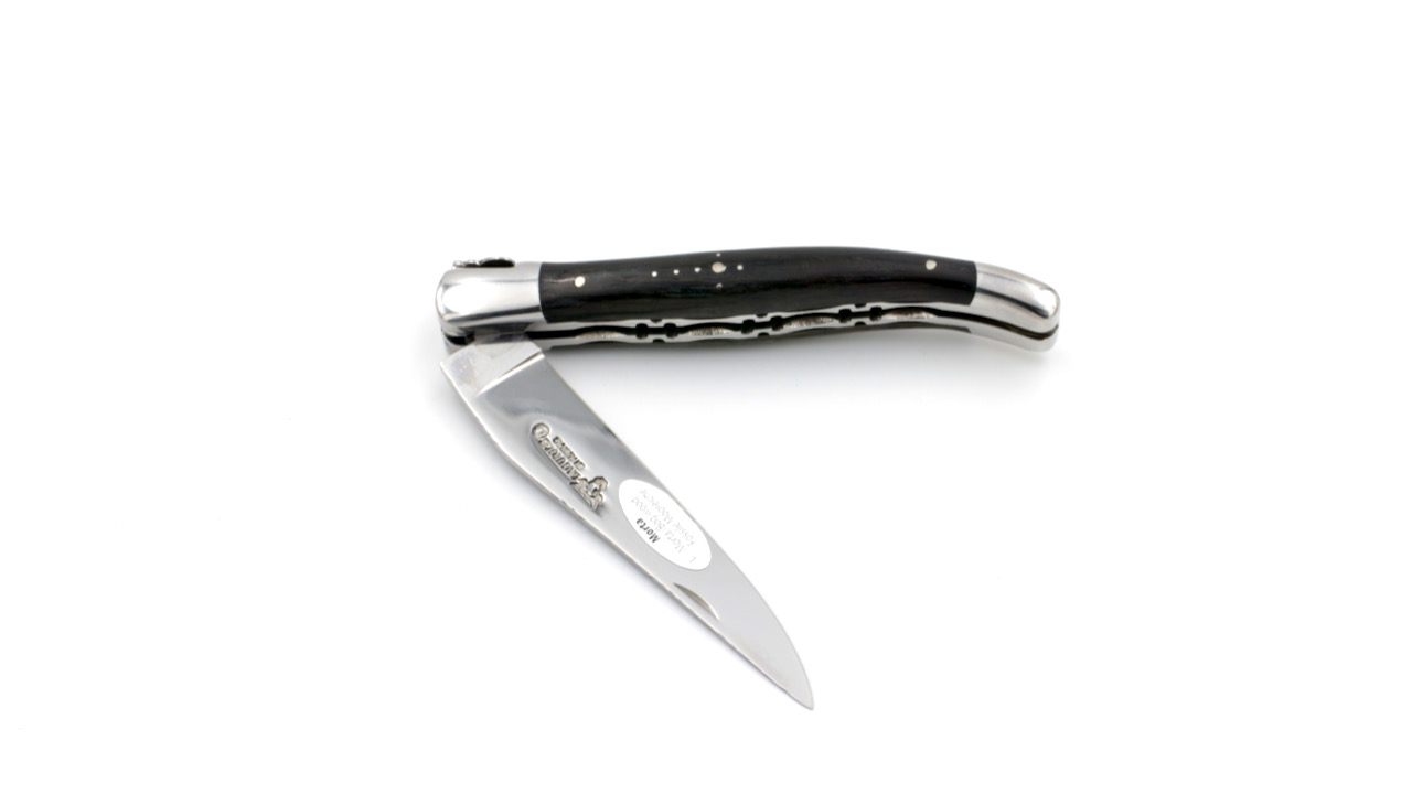 Laguiole en Aubrac doubleplate knife chiseled blade Bogwood shiny 12 cm