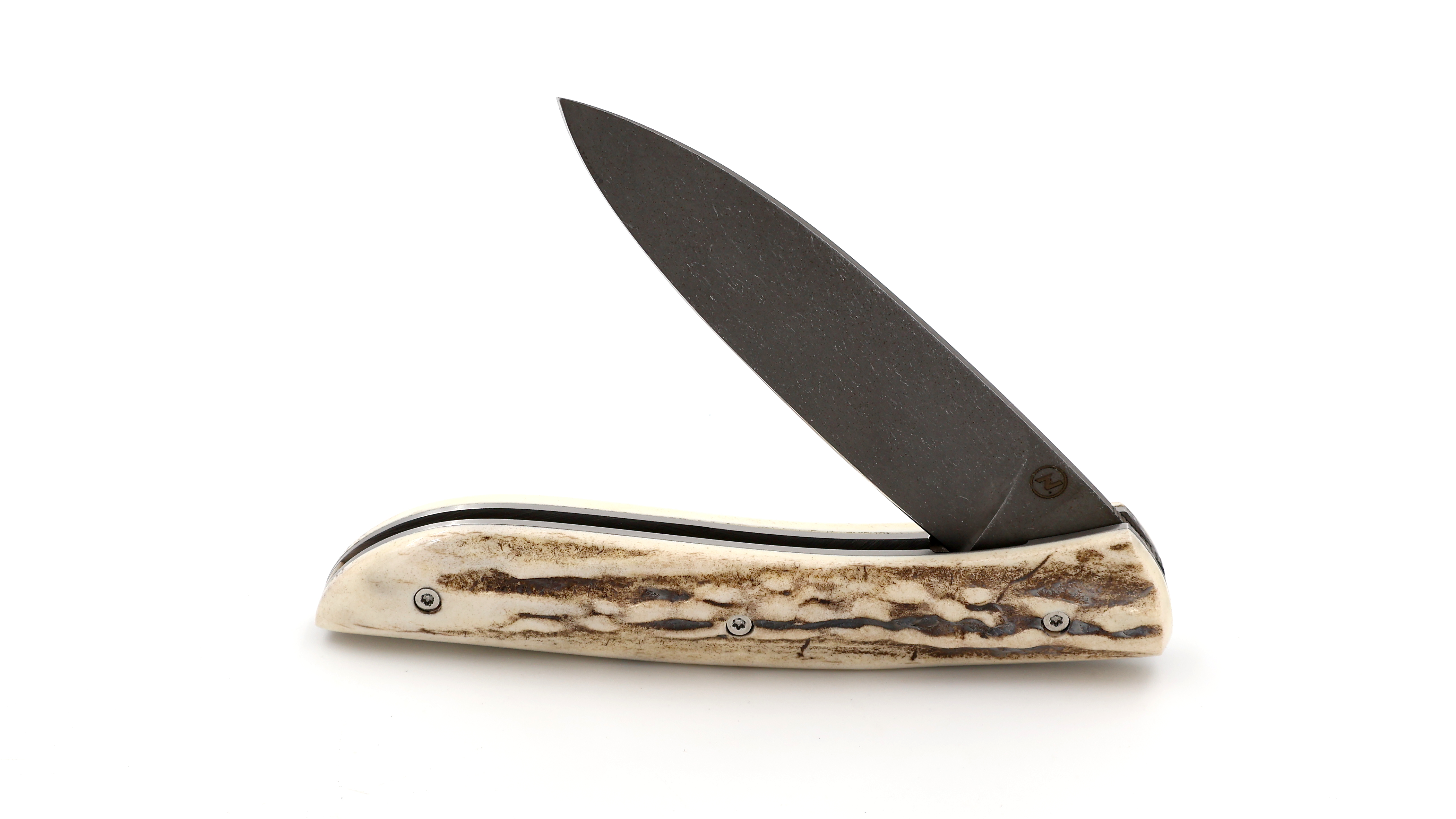 Atelier NÉVÉ Tim Bernard Sambar-staghorn stonewashed blade, hammered plates