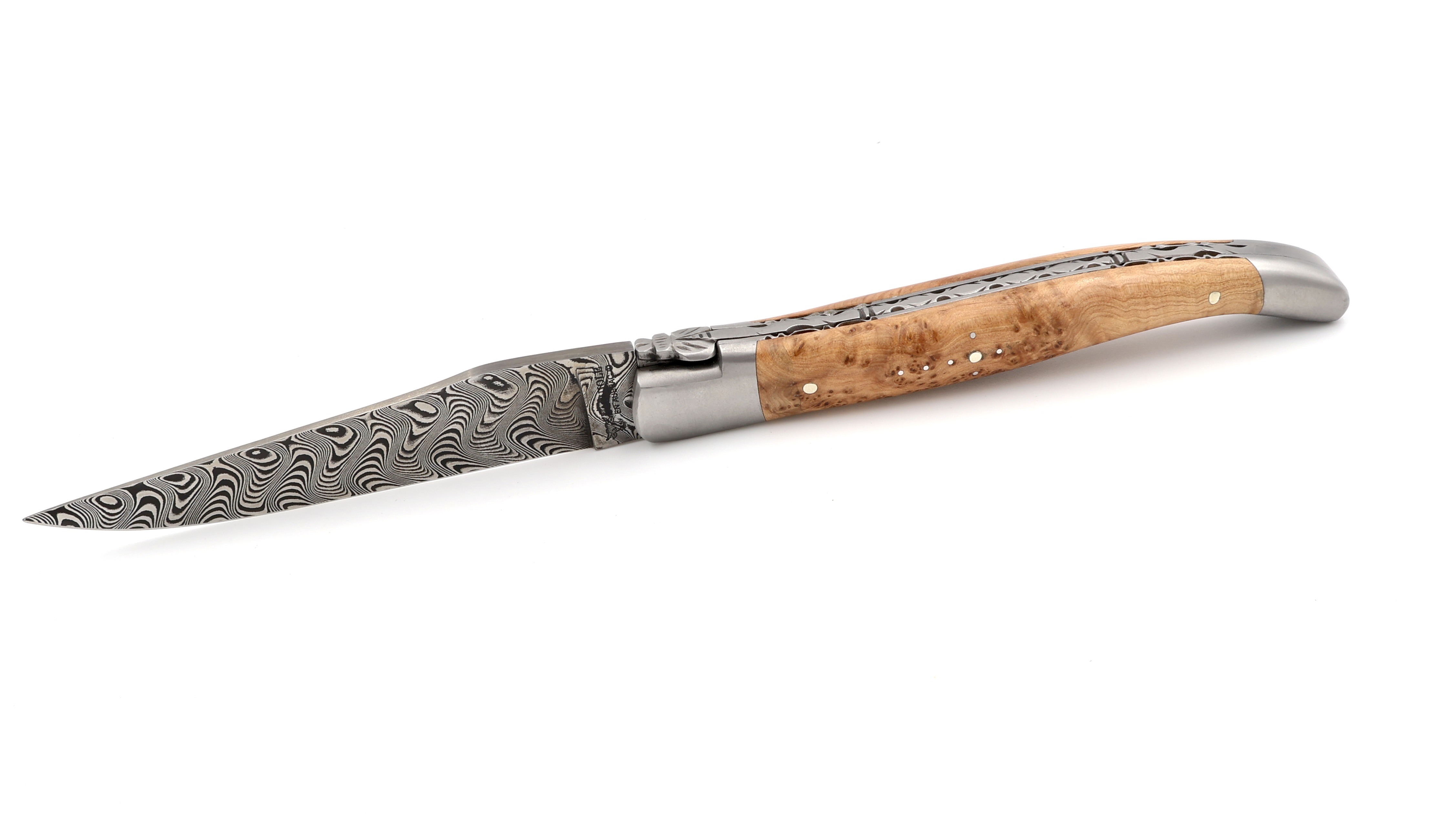 Laguiole en Aubrac damascus juniper with chiseled plates 12 cm