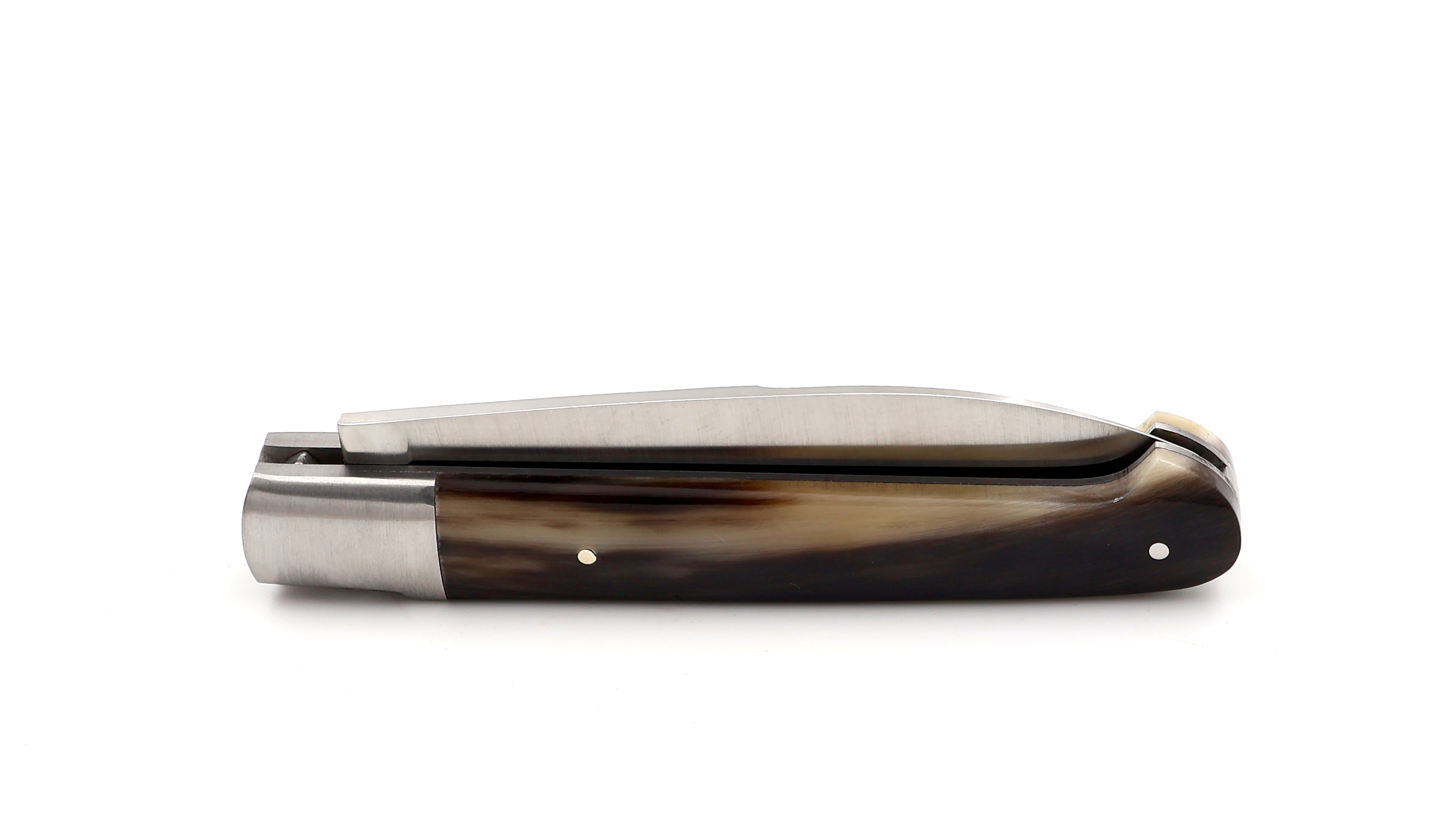 Sauveterre knife chiseled horn tip