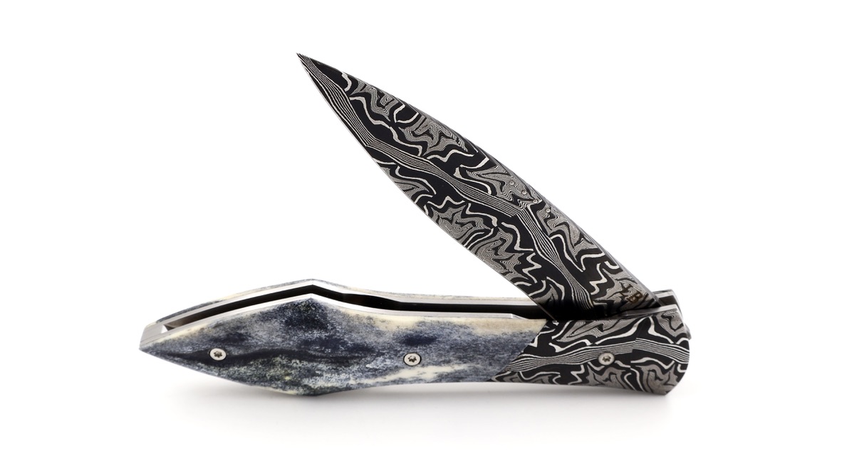 Laraud Blades L’Oegopsyde fossil caribu handforged mosaikdamascus