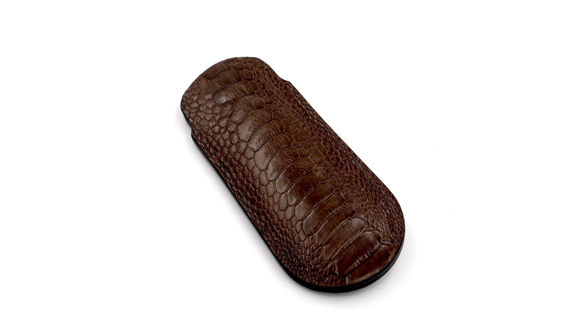 Atelier N°7 Stecketui Straussenbein Leder braun 14,5 cm  Atelier N°7 Stecketui Straussenbein Leder braun 14,5 cm
