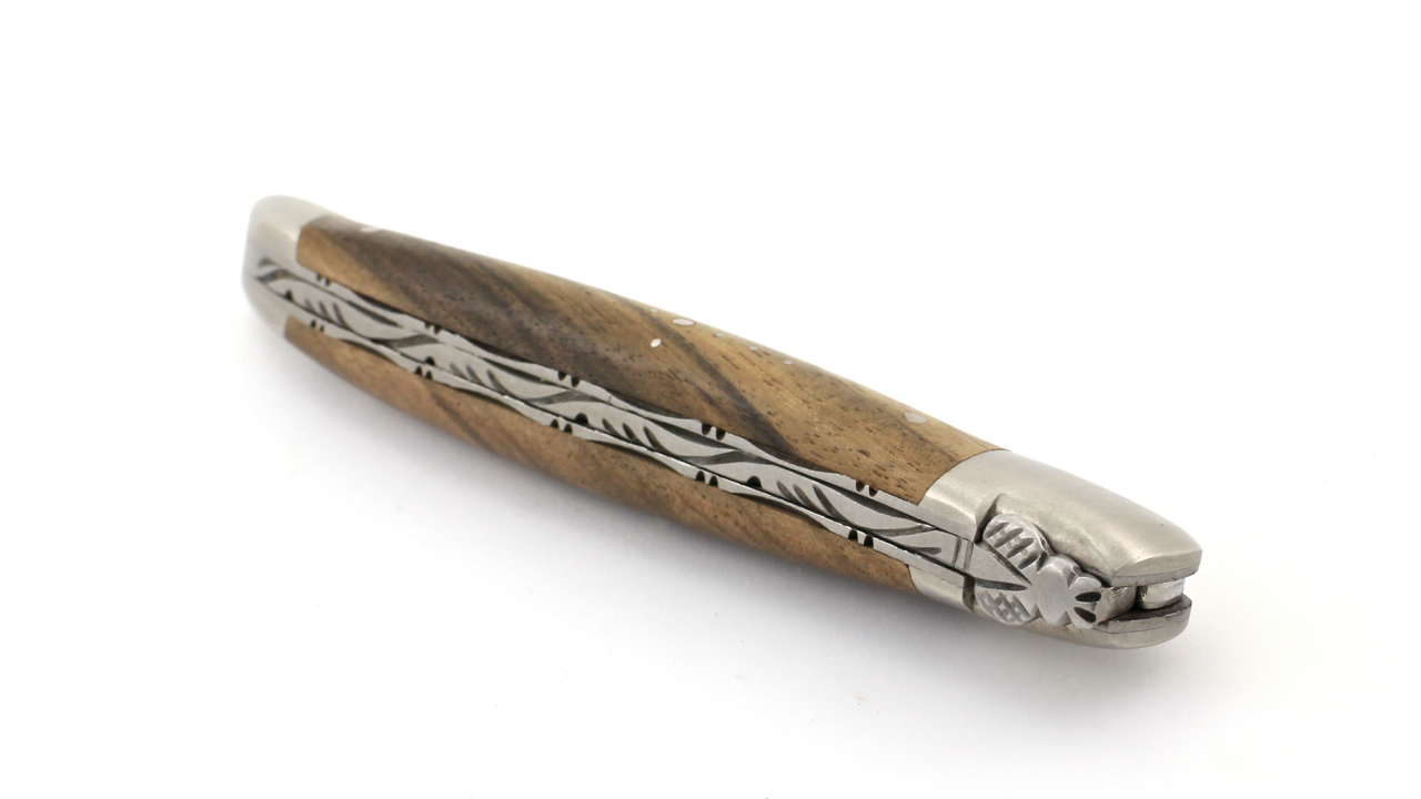 IMG_7132 Laguiole en Aubrac  DSC® Carbon Damast Walnussholz guillochierte Platine 12 cm