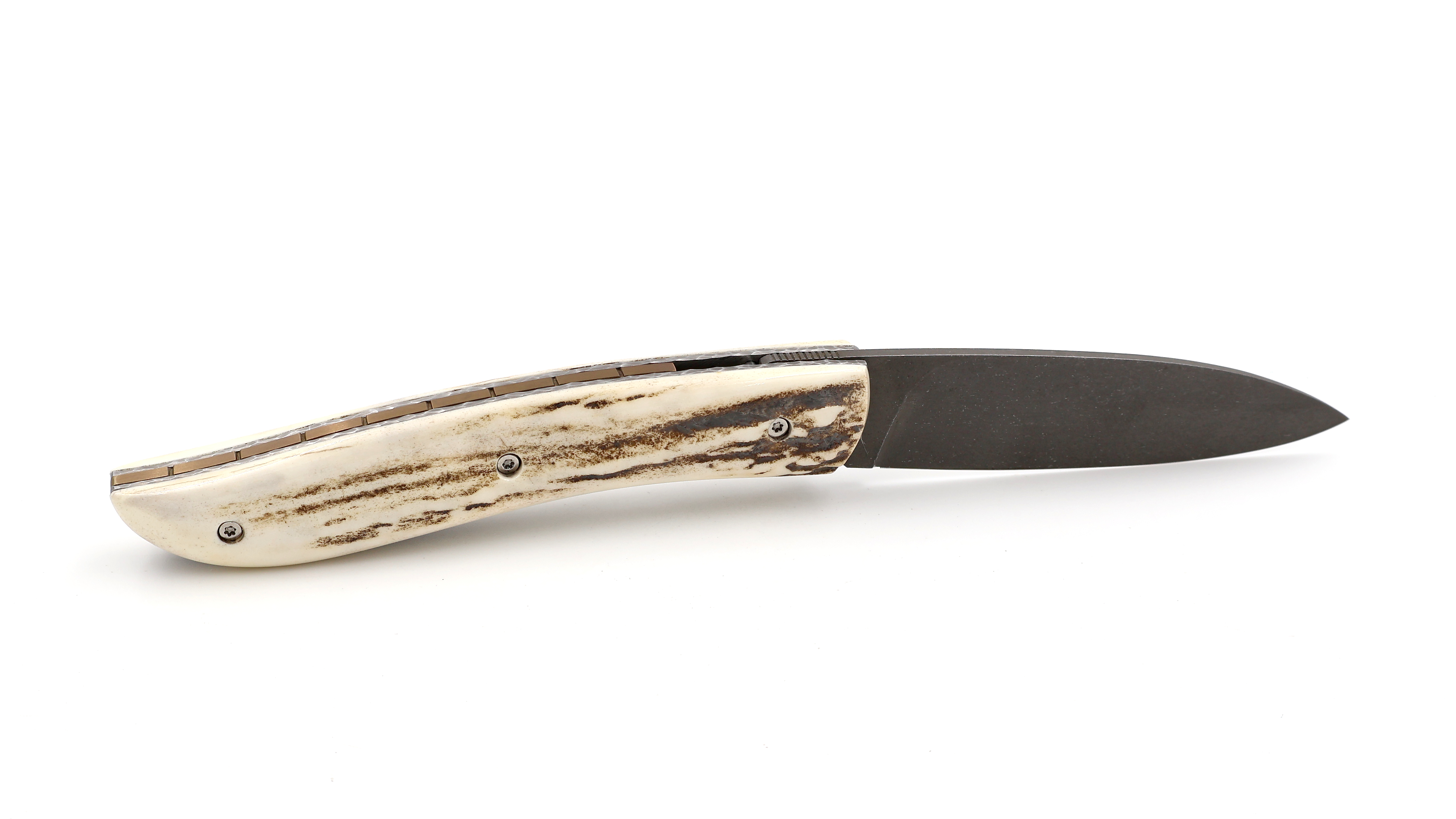 Atelier NÉVÉ Tim Bernard Sambar-staghorn stonewashed blade, hammered plates