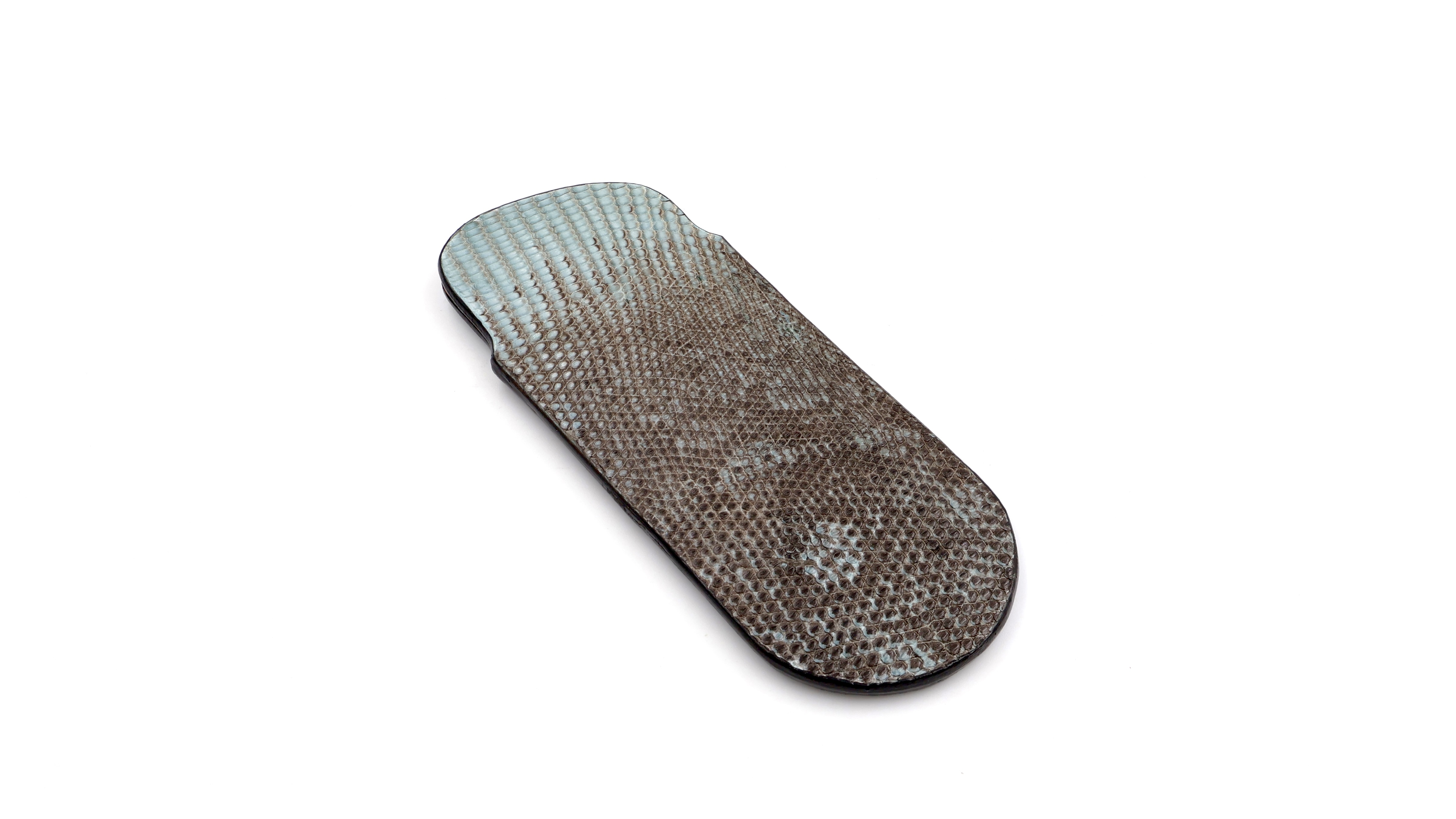 Atelier N°7 Stecketui Echsenleder grau 14,5 cm       Atelier N°7 Stecketui Echsenleder grau 14,5 cm