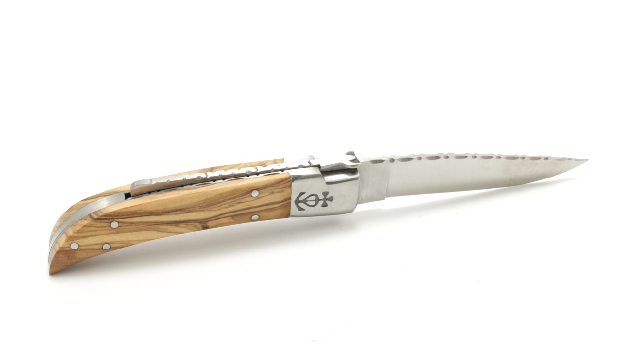 Le Camarguais knife olive wood with chiseled plates and blade 10 cm